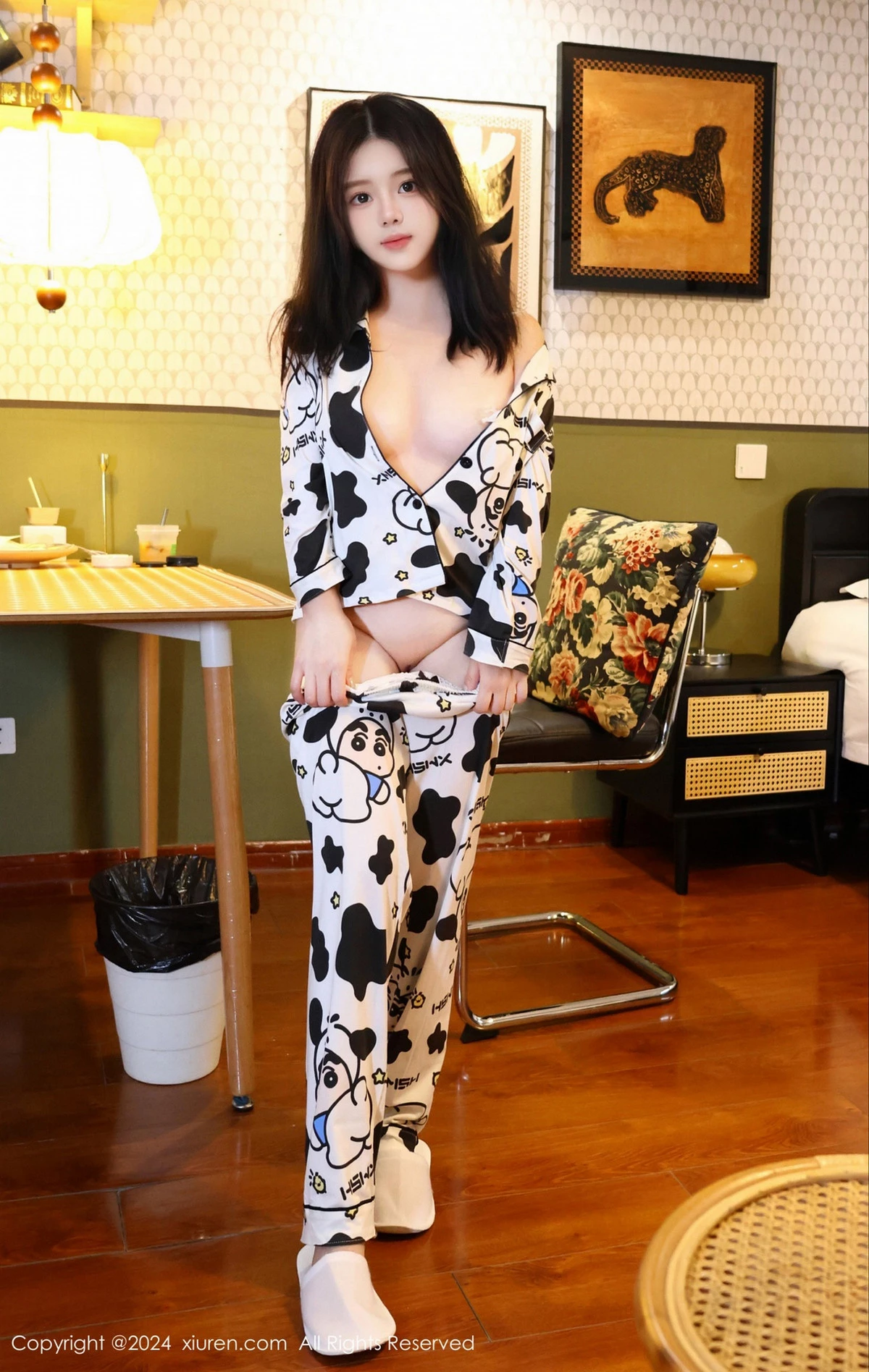 小薯条nienie性感花色睡衣+透明胶衣短裙秀惹火身材绝美写真 第 27 张