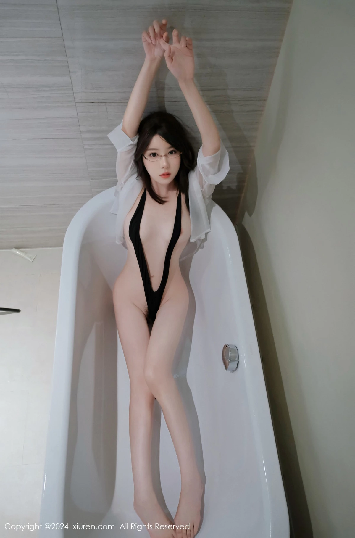 桃妖夭私房性感轻透白T露黑色情趣服饰秀惹火身材绝美写真 第 32 张