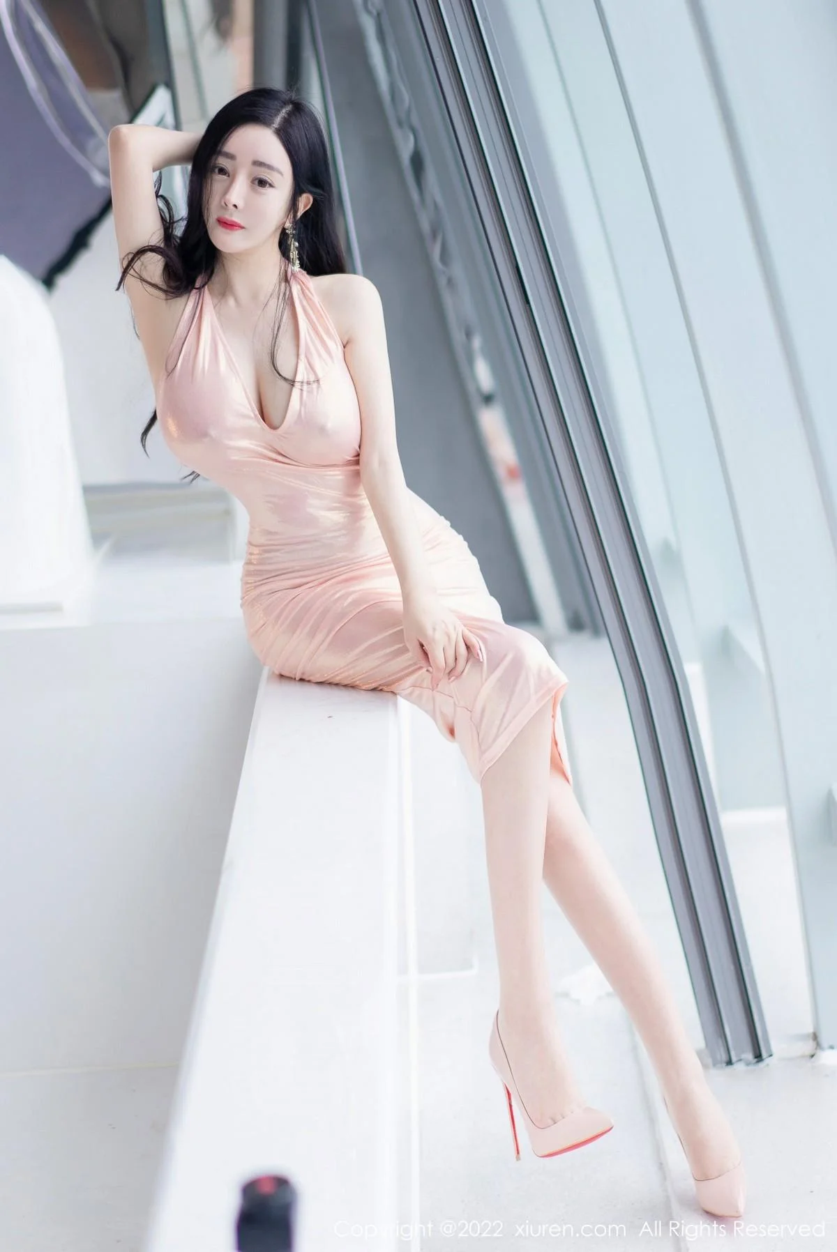 允爾大理旅拍淡粉色连衣裙配超薄肉丝秀豪乳翘臀绝美写真 第 6 张