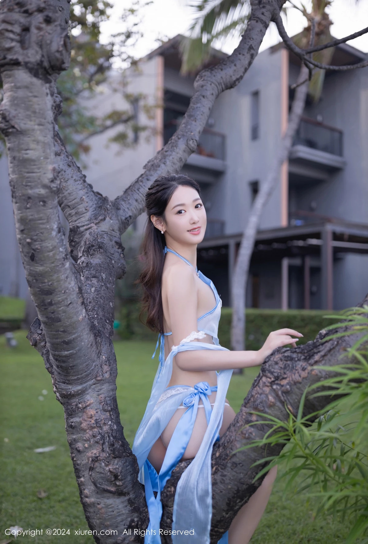 唐安琪户外泳池性感蓝色古装薄纱服饰秀柔美身段绝美写真 第 16 张