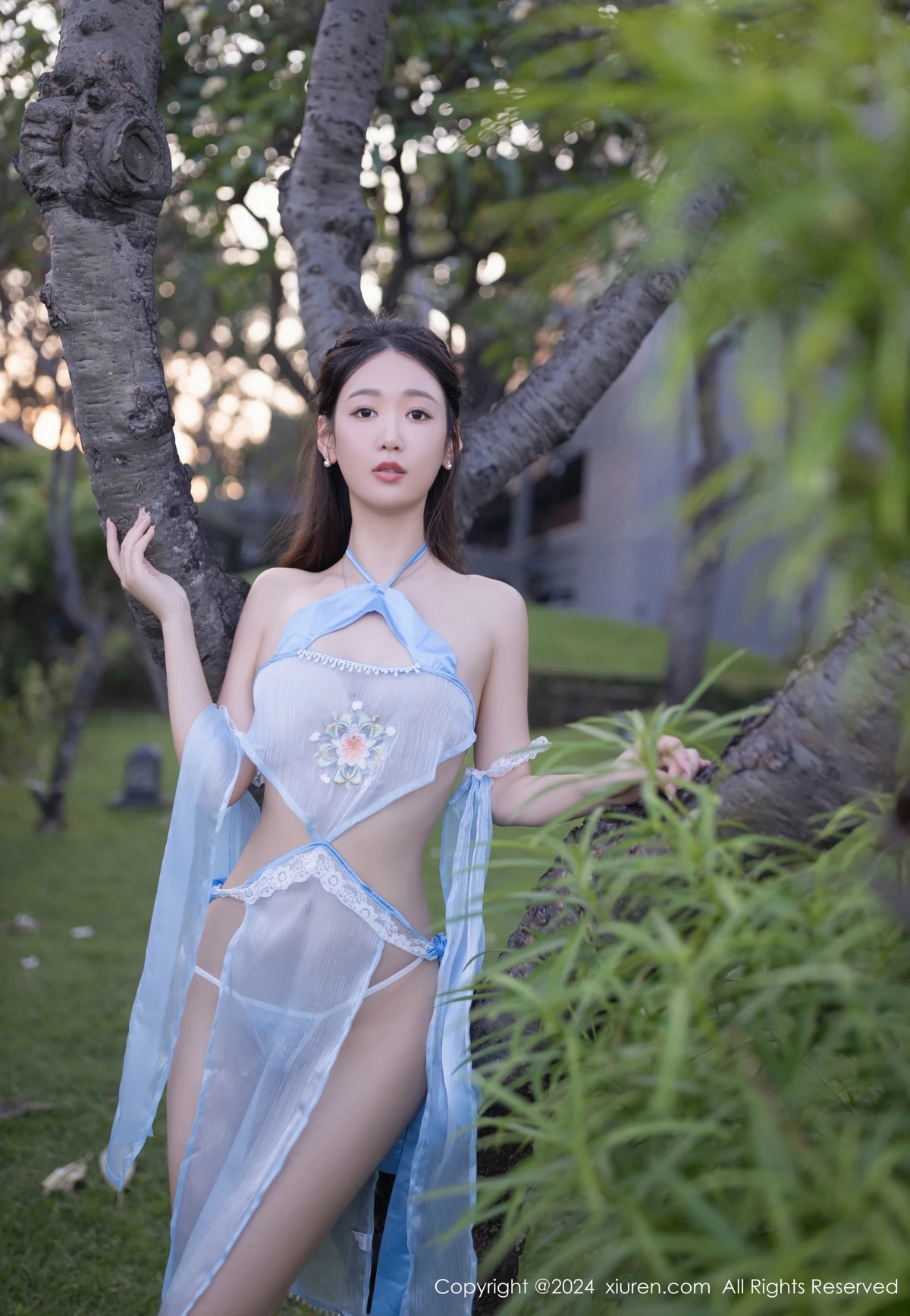 唐安琪户外泳池性感蓝色古装薄纱服饰秀柔美身段绝美写真 第 20 张