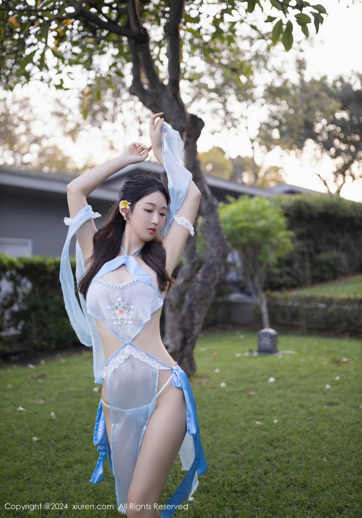 唐安琪户外泳池性感蓝色古装薄纱服饰秀柔美身段绝美写真 第 8 张