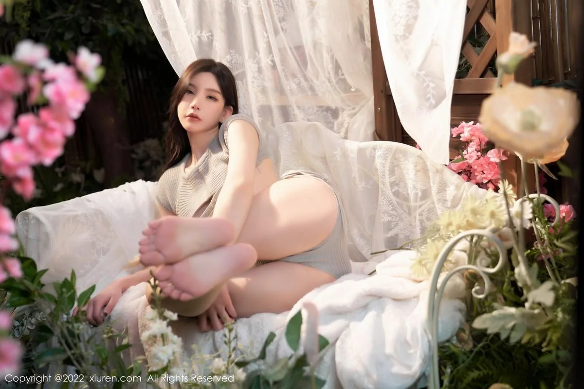周于希Sally私房性感开背毛衣真空秀火辣身材撩人绝美写真 第 53 张