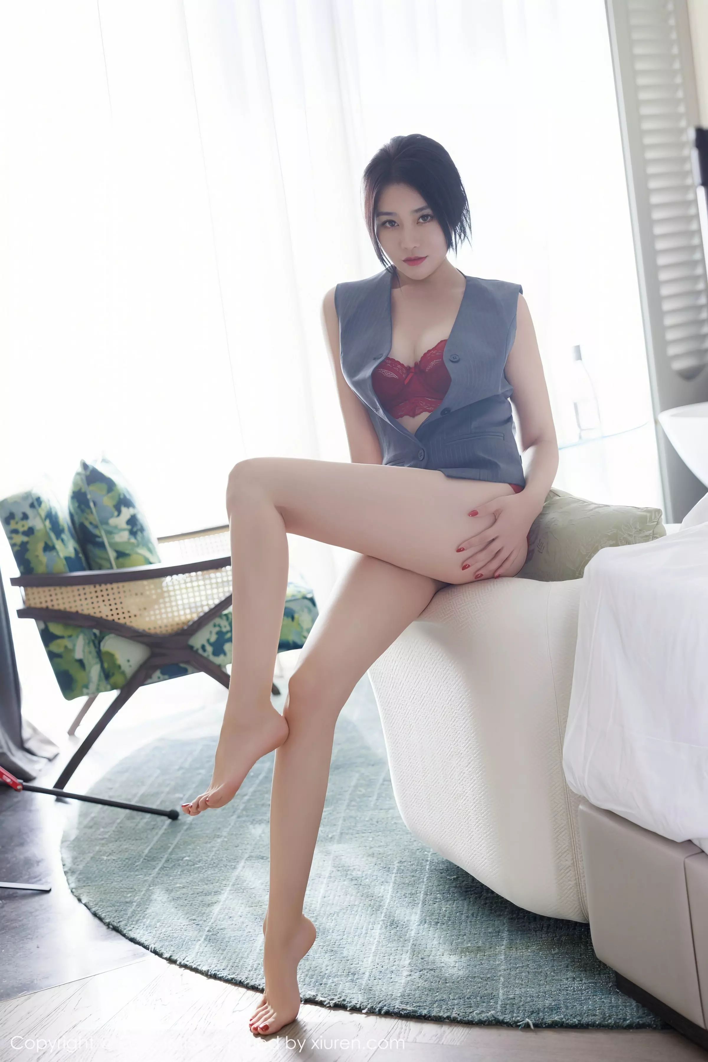 许诺Sabrina性感OL职业装露红色蕾丝内衣配超薄黑丝魅惑写真 第 158 张