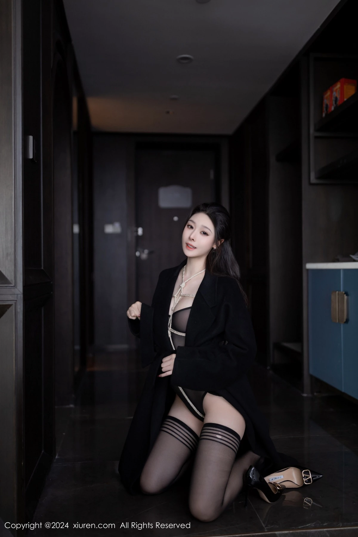 小逗逗性感黑色薄纱连体衣情趣捆绑秀惹火身材撩人绝美写真 第 11 张
