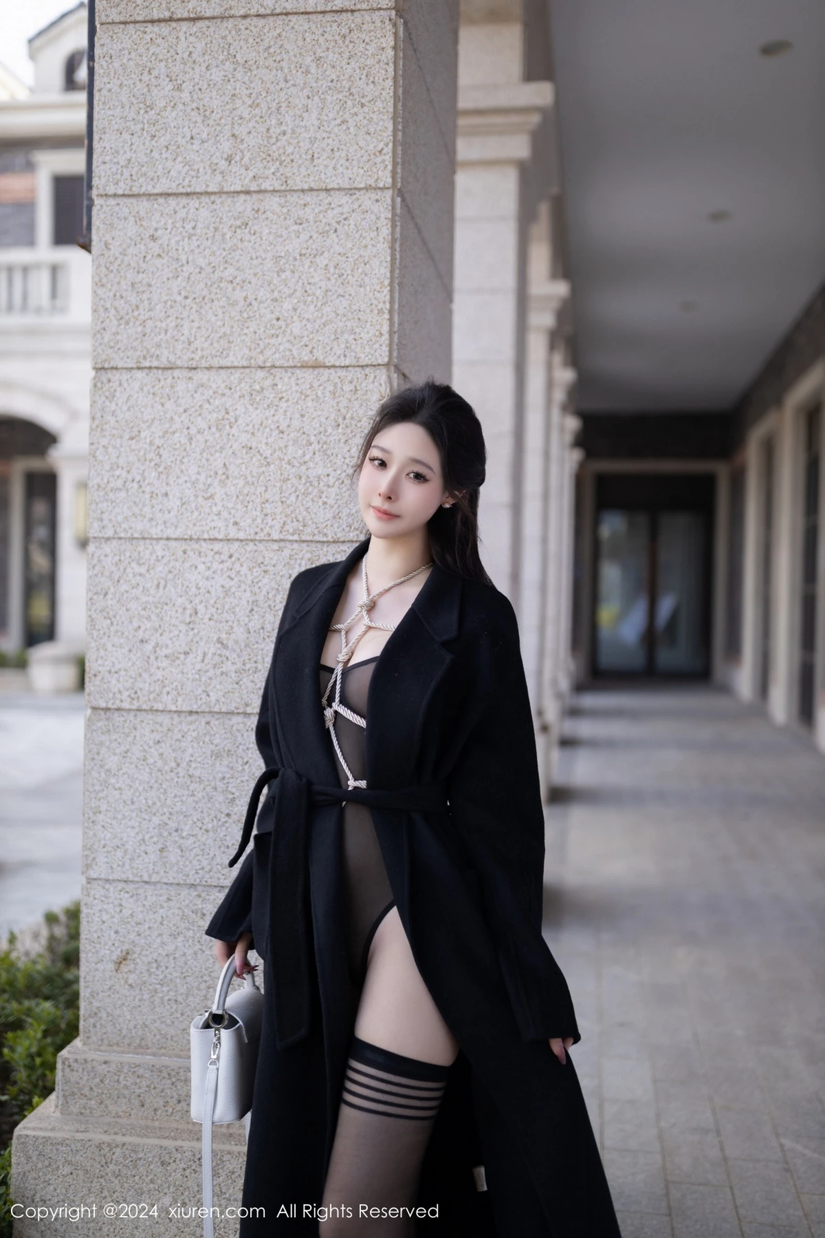 小逗逗性感黑色薄纱连体衣情趣捆绑秀惹火身材撩人绝美写真 第 2 张