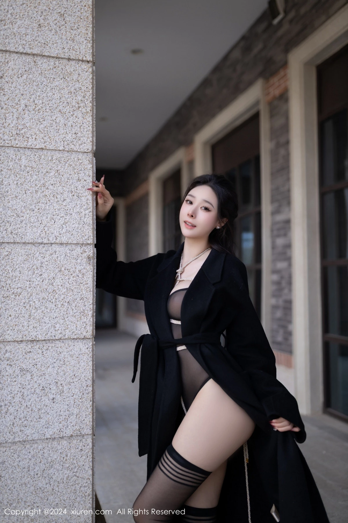 小逗逗性感黑色薄纱连体衣情趣捆绑秀惹火身材撩人绝美写真 第 3 张