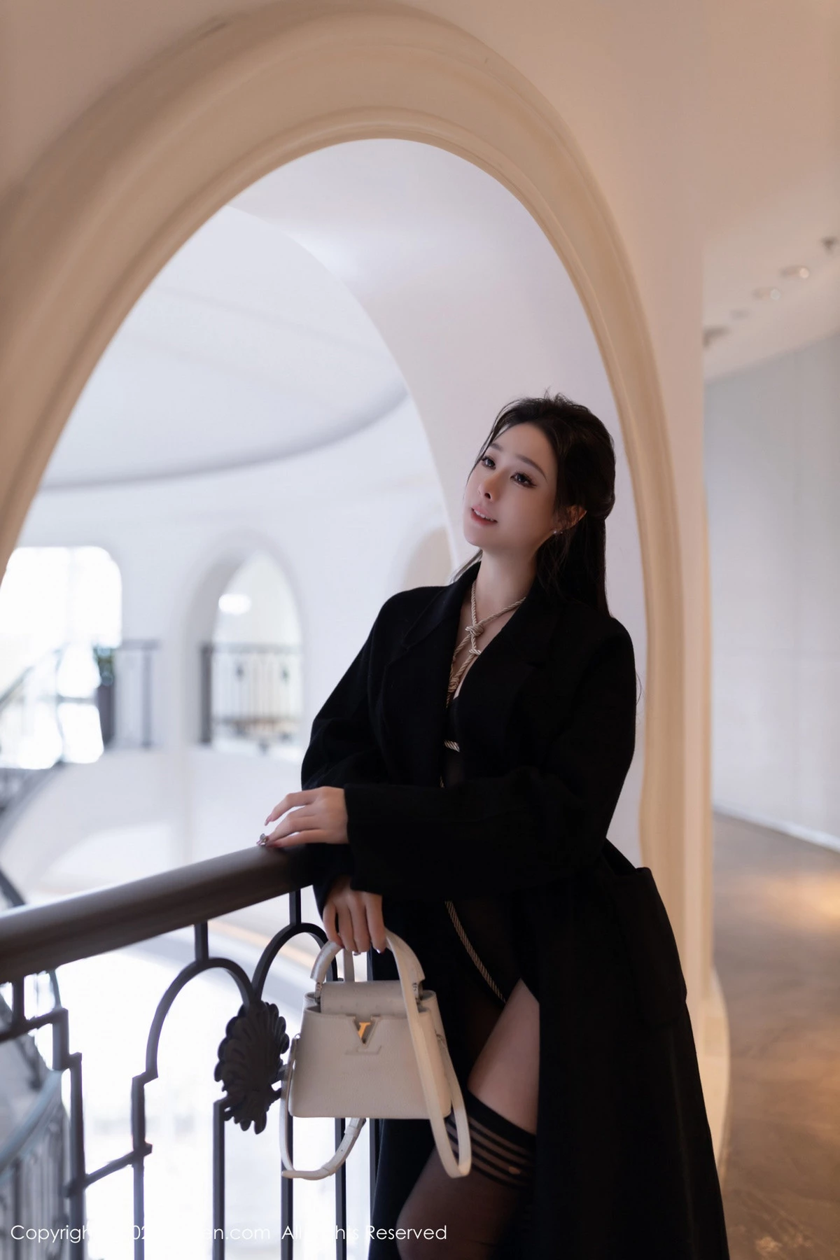 小逗逗性感黑色薄纱连体衣情趣捆绑秀惹火身材撩人绝美写真 第 7 张