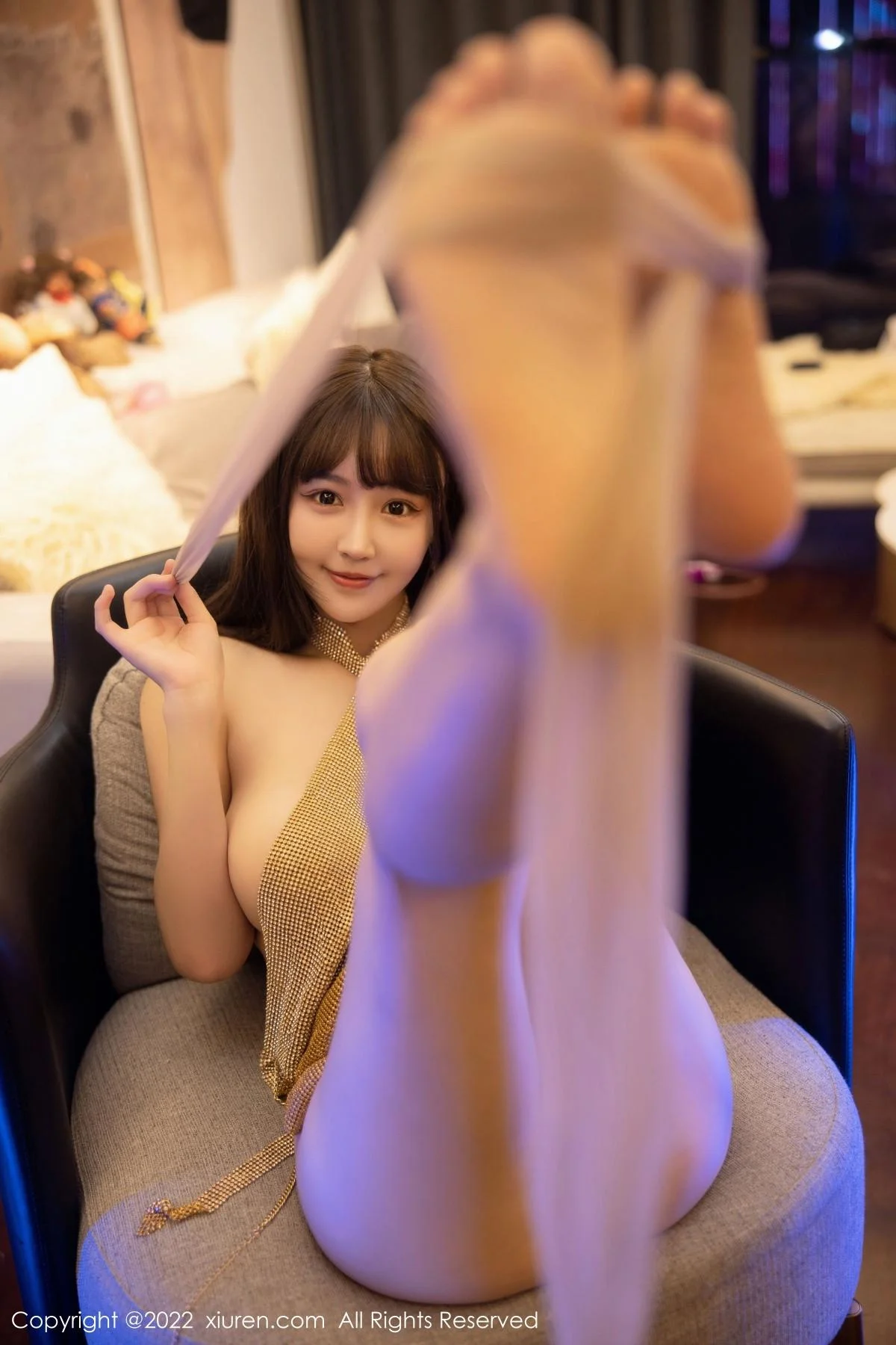 朱可儿Flora大理旅拍金色闪亮连衣短裙秀丰满身材绝美写真 第 69 张