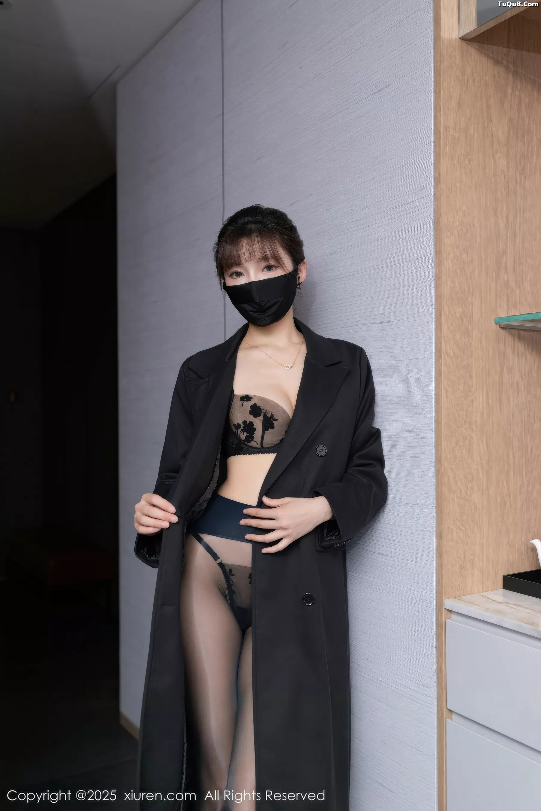 陆萱萱性感黑色风衣露黑色蕾丝内衣配超薄黑丝极致魅惑写真 第 7 张