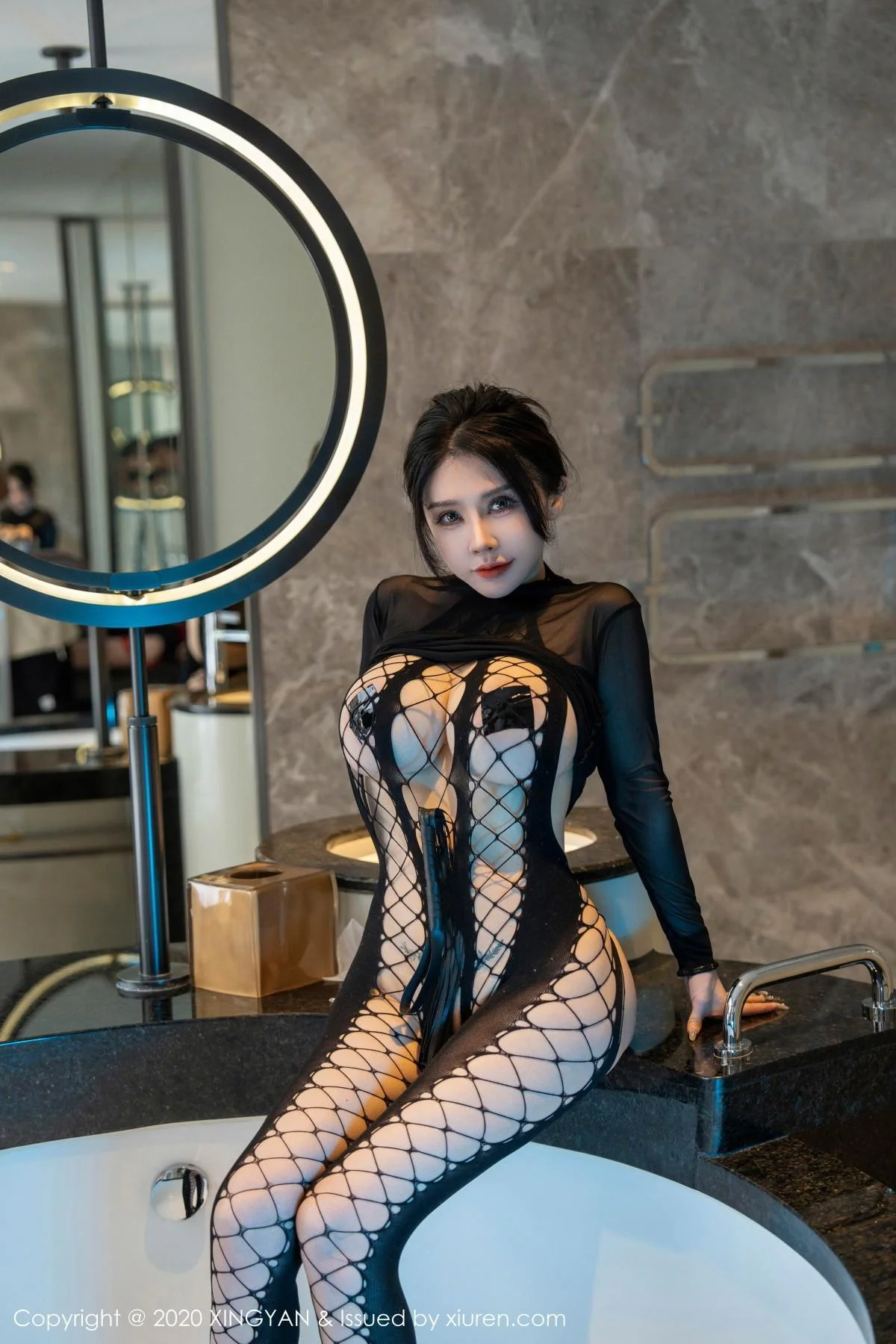 潘娇娇性感黑色渔网式连体衣情趣服饰秀巨乳肥臀绝美写真 第 20 张