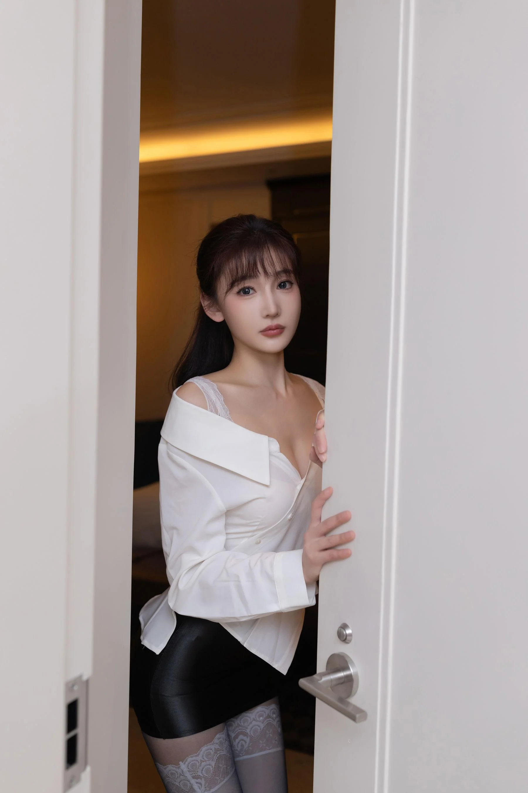 [秀人付费] 陆萱萱 诱人私拍福利 剧情写真陌生人 第 7 张