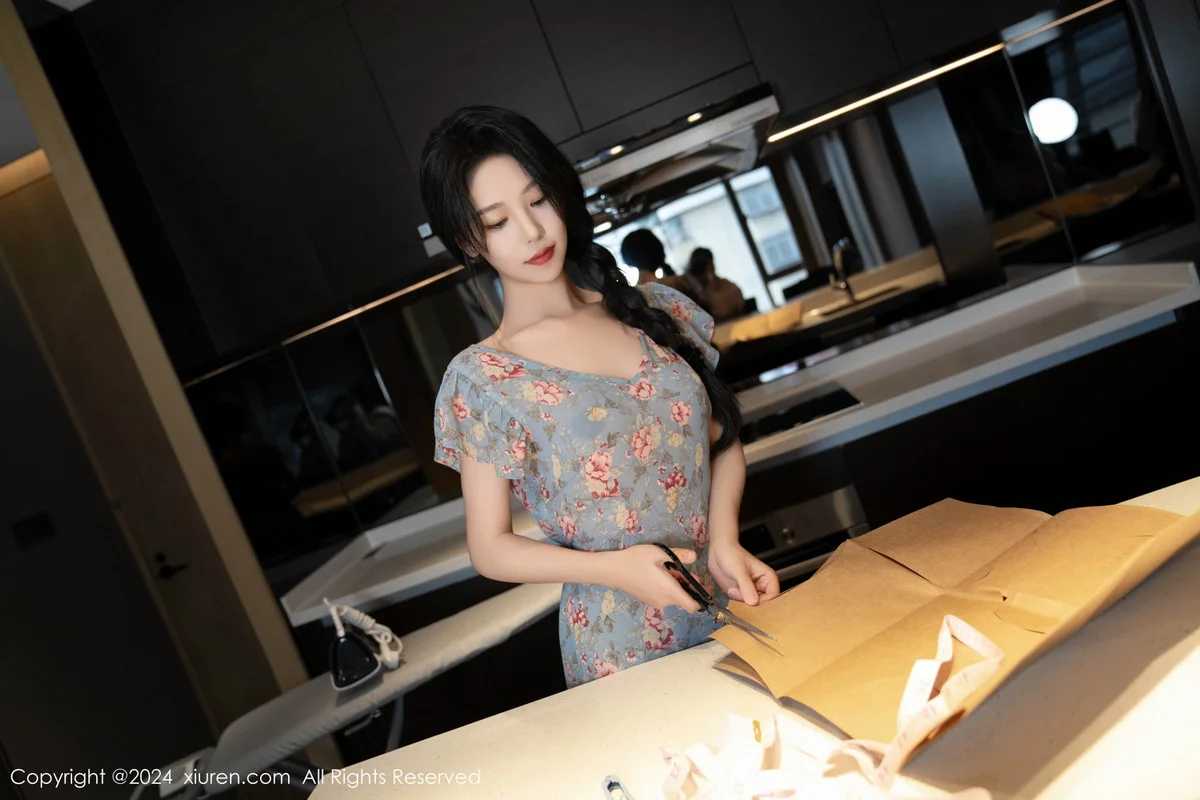 利世性感花纹图案连衣短裙配超薄肉丝秀曼妙身姿绝美写真 第 18 张