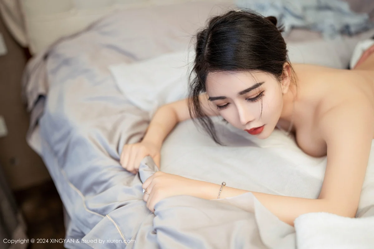 李若汐ci性感浅蓝色蕾丝睡衣露蕾丝内衣秀丰腴身姿绝美写真 第 62 张