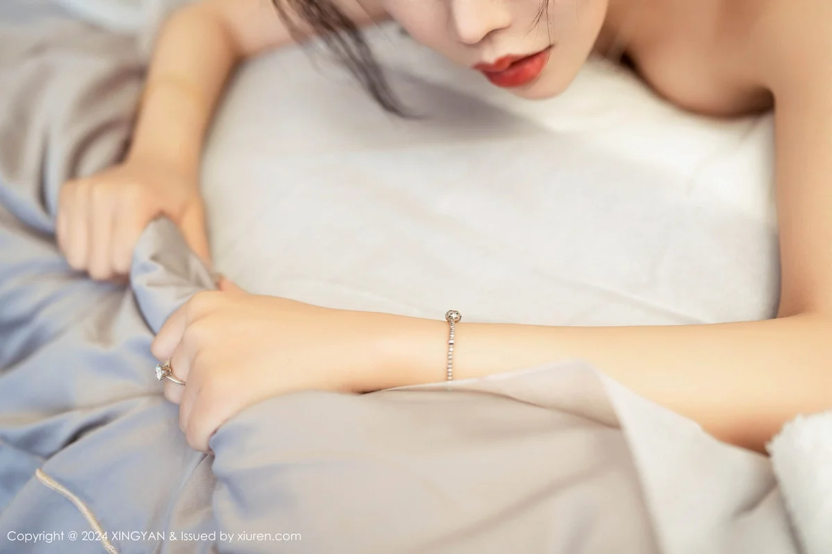李若汐ci性感浅蓝色蕾丝睡衣露蕾丝内衣秀丰腴身姿绝美写真 第 64 张