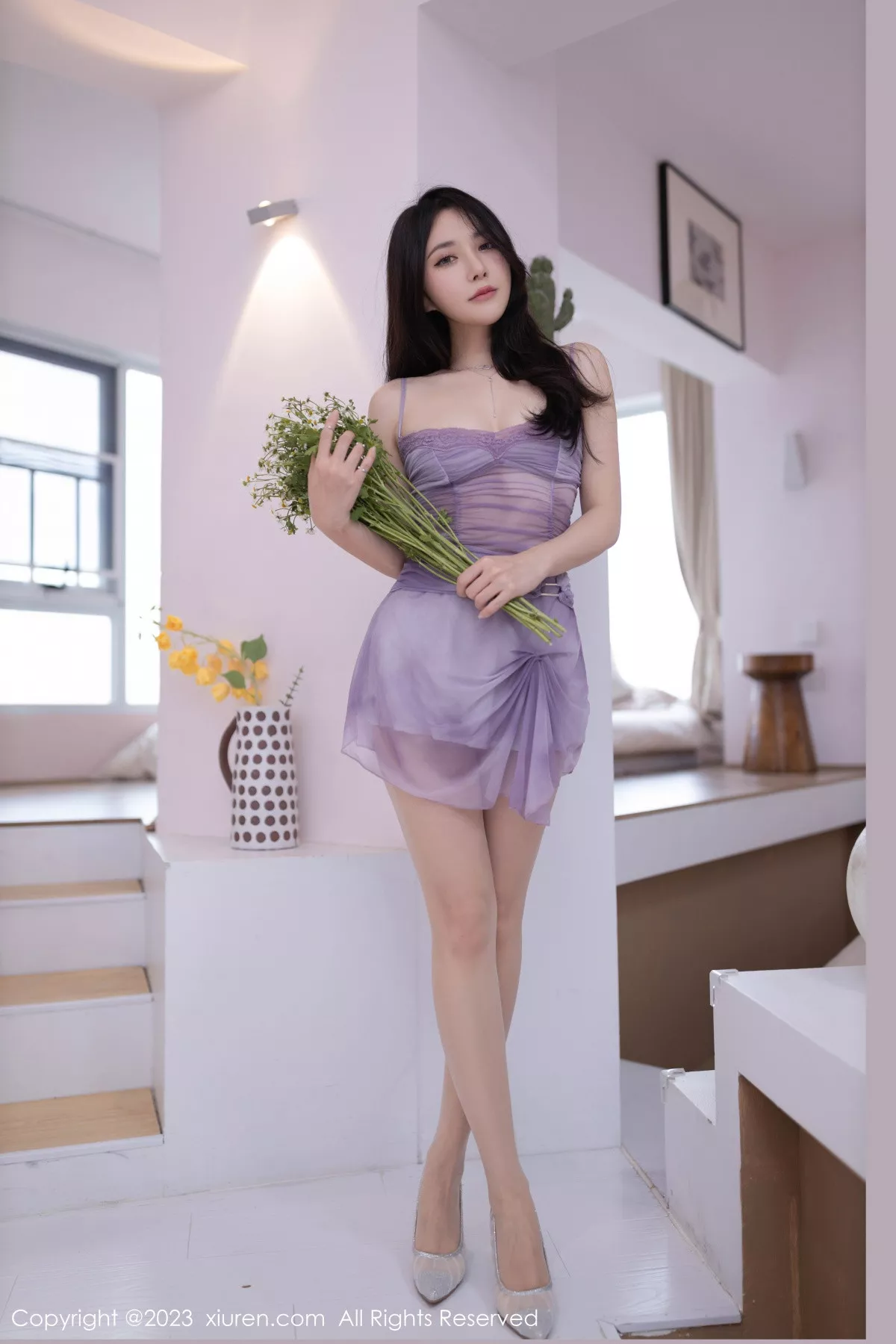 鱼子酱Fish性感紫色吊带连衣短裙半脱秀曼妙身姿绝美写真 第 5 张