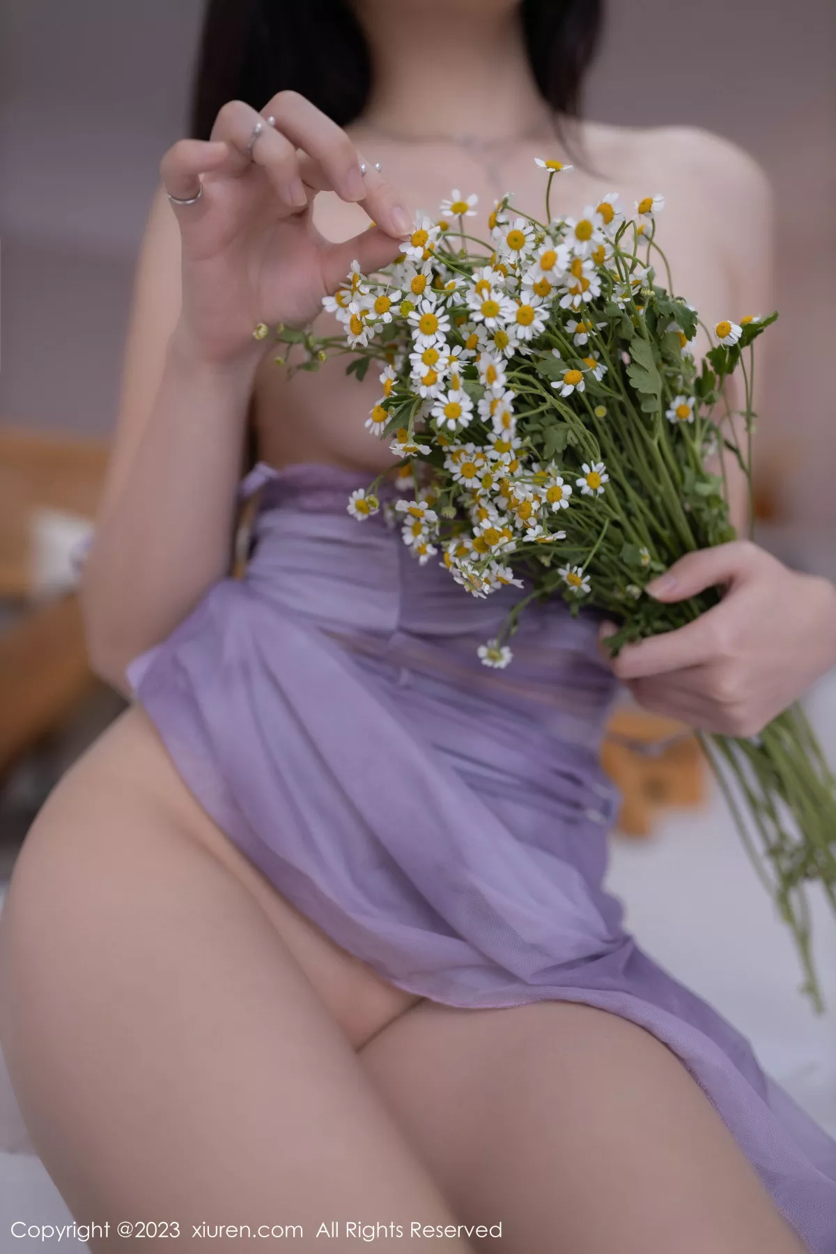 鱼子酱Fish性感紫色吊带连衣短裙半脱秀曼妙身姿绝美写真 第 61 张