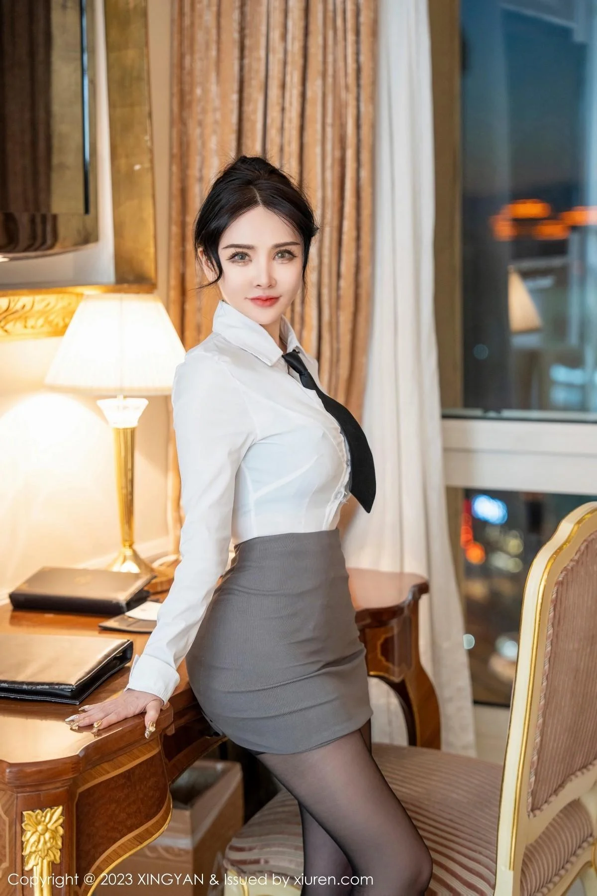 潘娇娇性感白T配灰短裙露黑色轻透内衣秀巨乳肥臀绝美写真 第 11 张