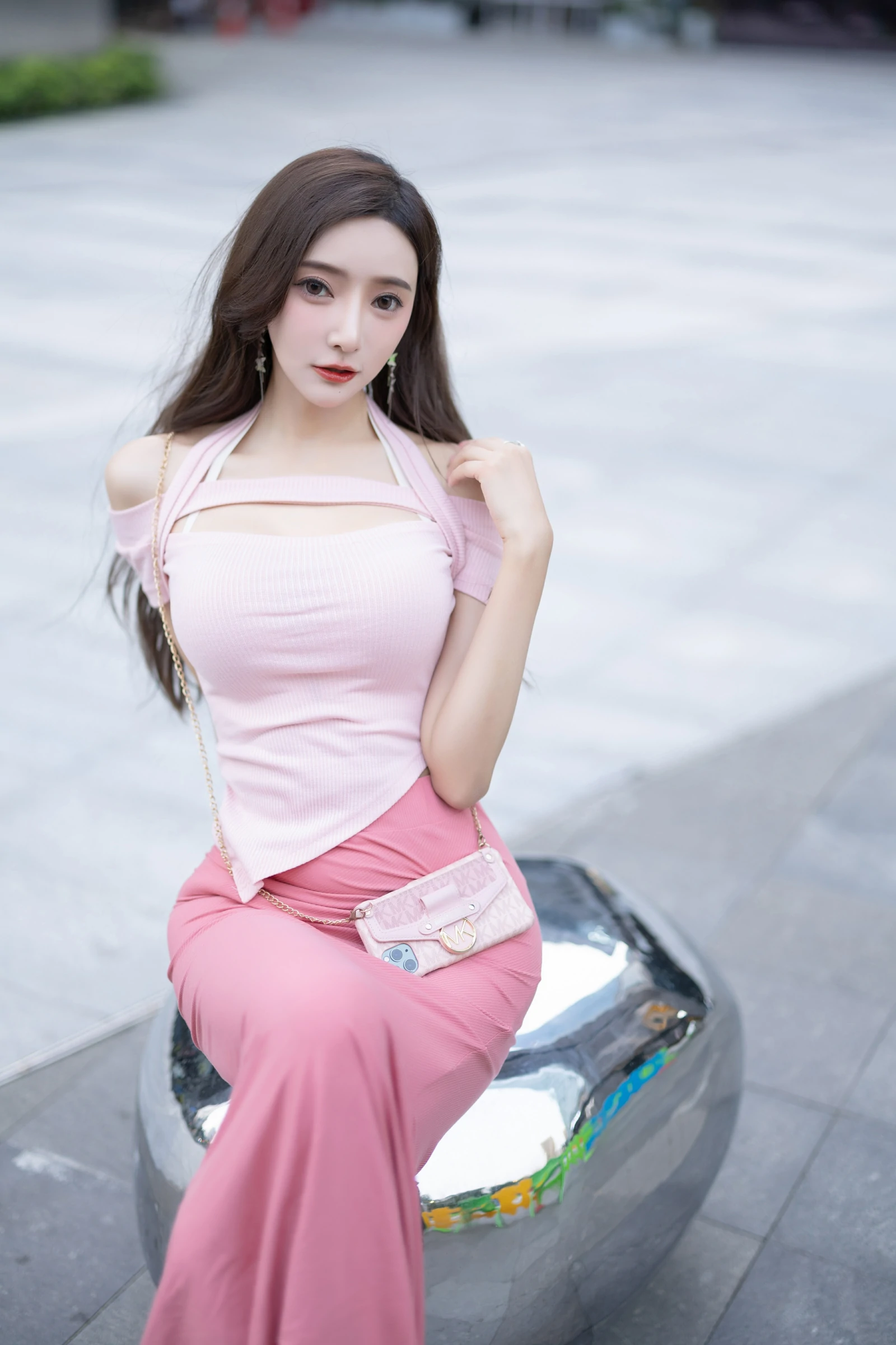 [秀人付费] 王馨瑶Yanni 诱人私拍福利 粉色上衣配半身裙 小奶牛内衣 第 15 张
