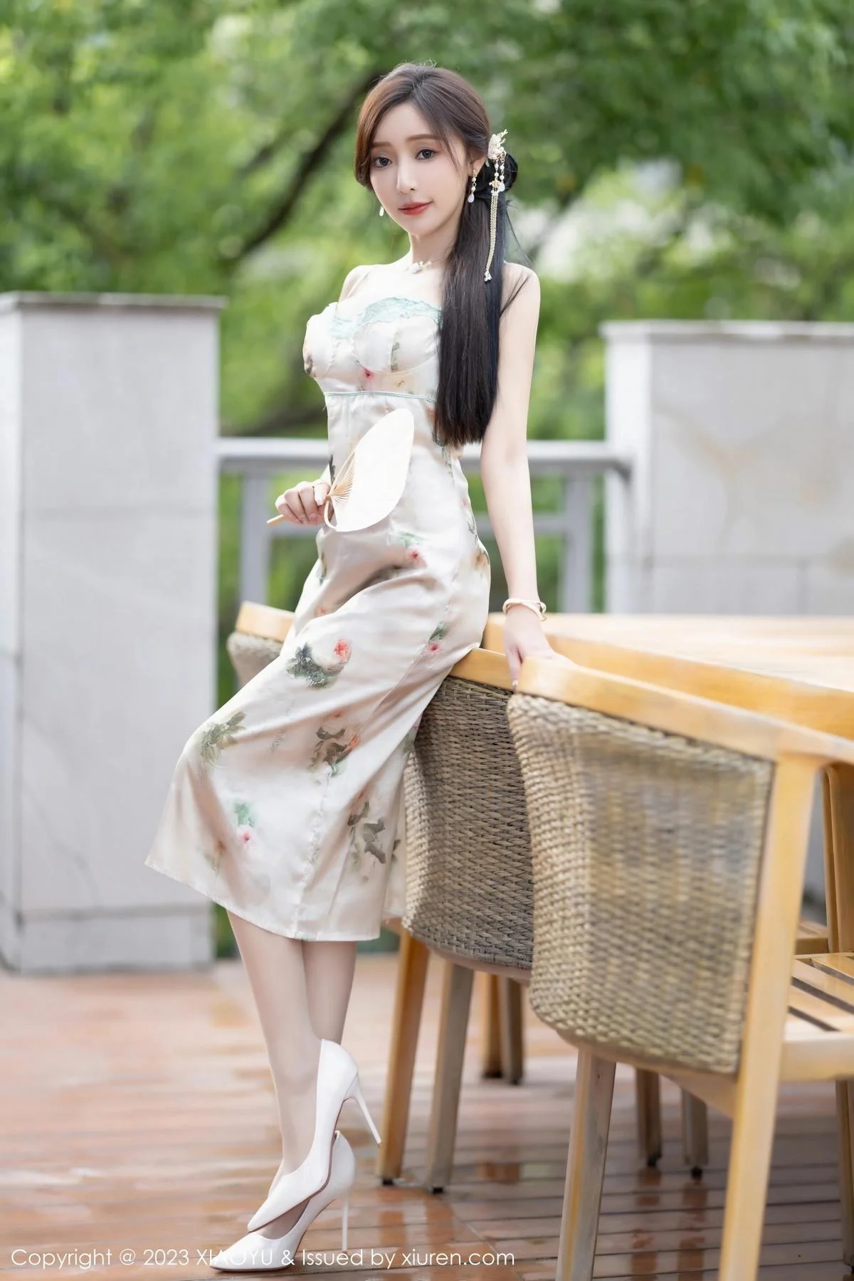 王馨瑶yanni性感浅色吊带长裙+粉色情趣旗袍完美绝美写真 第 26 张