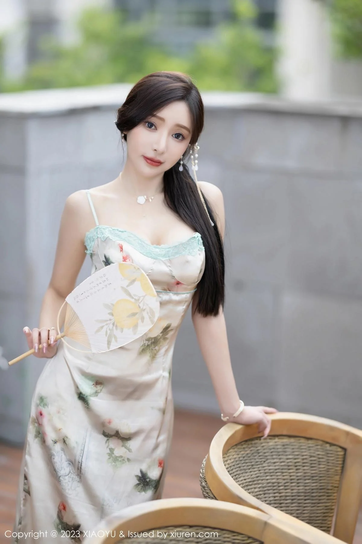 王馨瑶yanni性感浅色吊带长裙+粉色情趣旗袍完美绝美写真 第 36 张