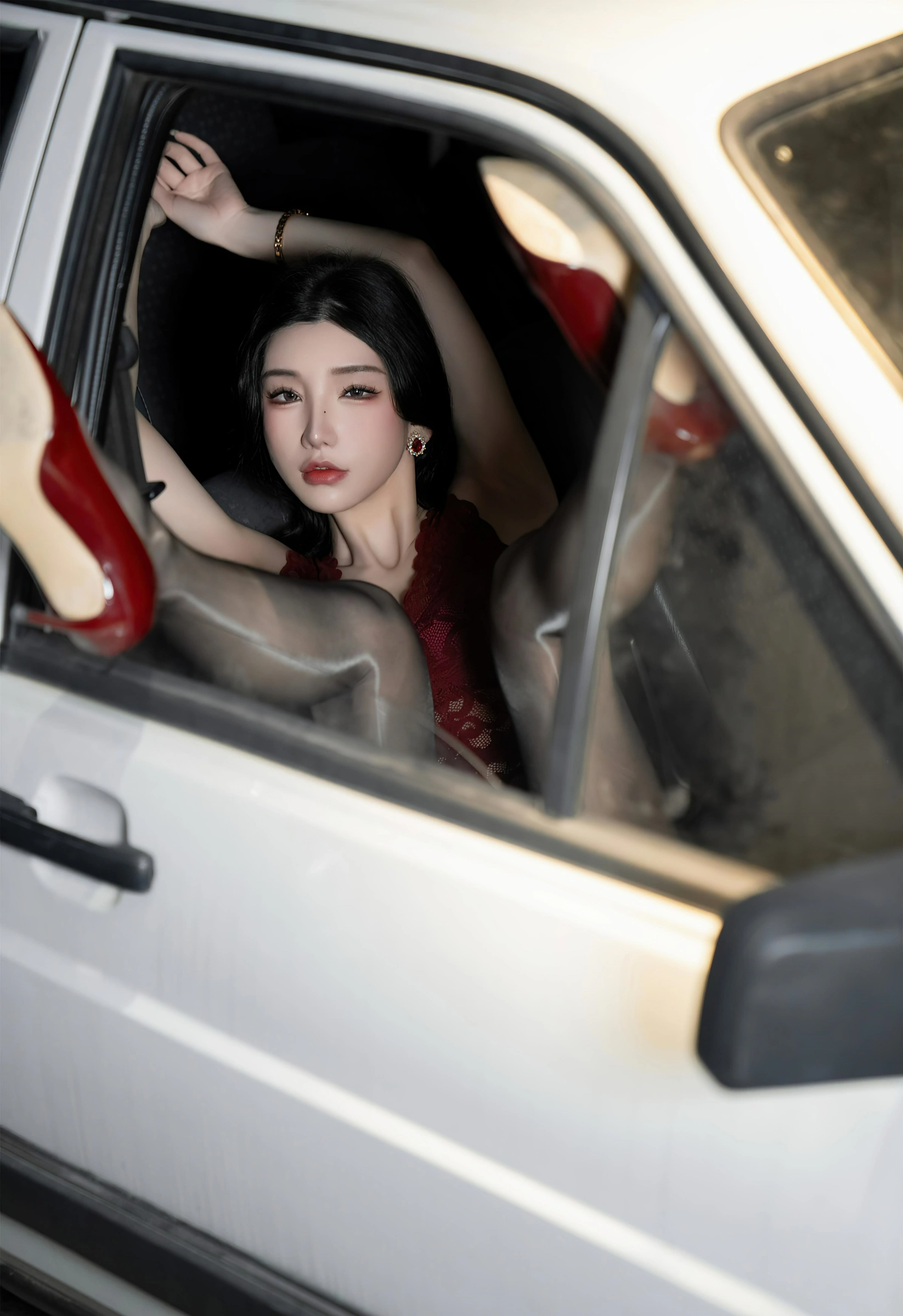 [秀人付费] 周于希Sally 诱人私拍福利 极品车模 第 24 张
