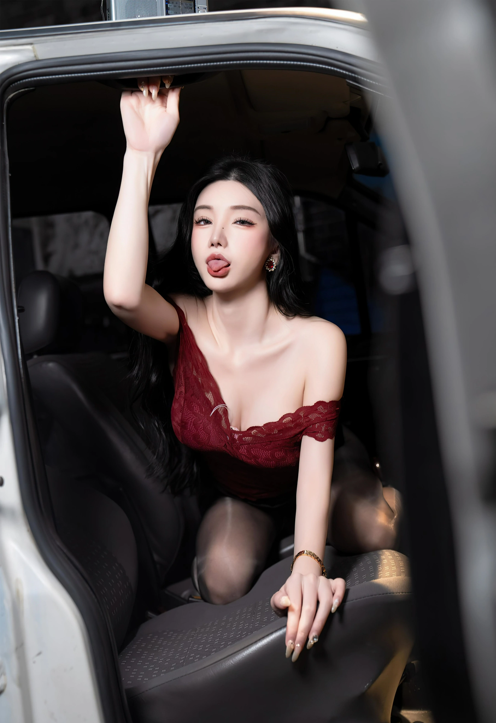 [秀人付费] 周于希Sally 诱人私拍福利 极品车模 第 57 张