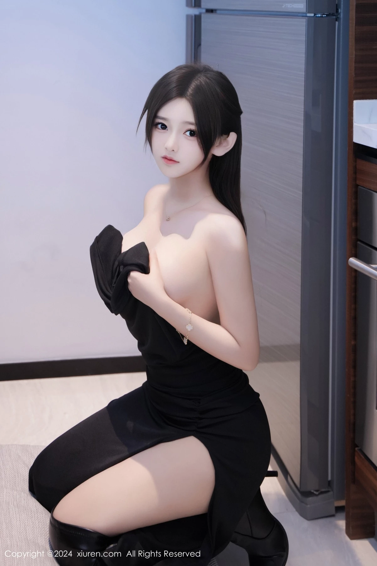 奶茶味的包子性感黑色连衣长裙配黑皮靴秀丰腴身材绝美写真 第 51 张