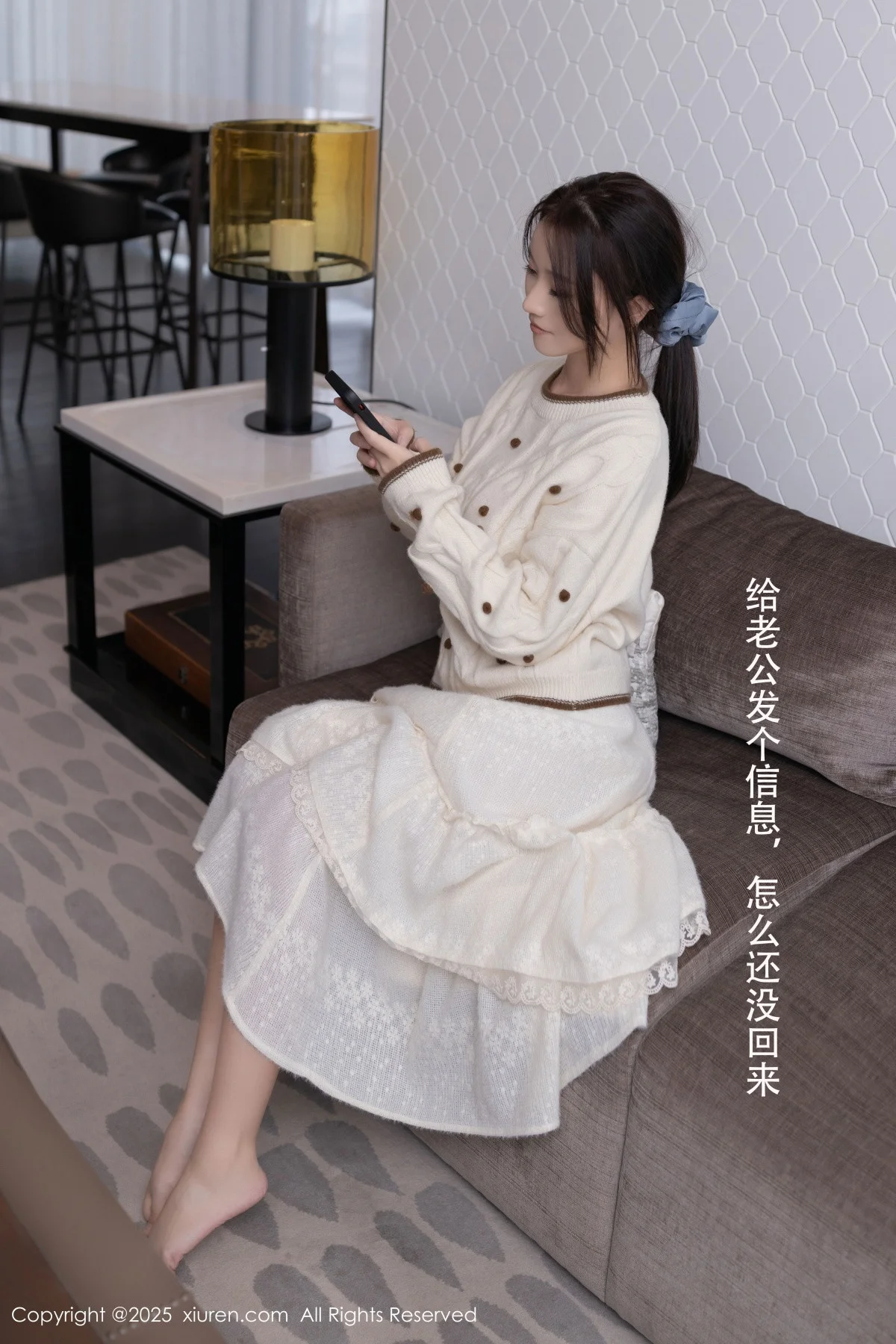 杏子Yada性感黑色蕾丝情趣内衣配黑丝袜秀曼妙身姿绝美写真 第 1 张