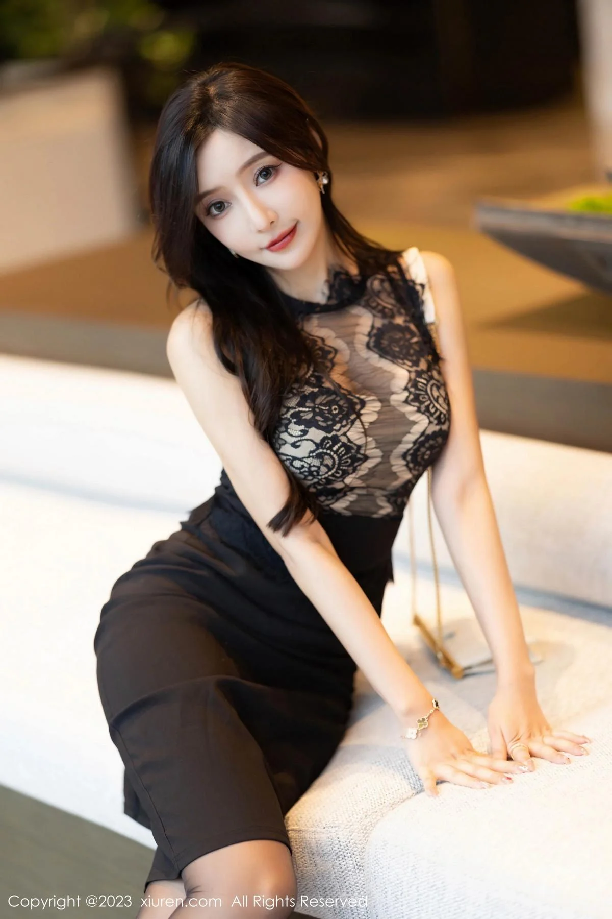 王馨瑶yanni性感黑色蕾丝内衣配闪亮黑丝秀惹火身材绝美写真 第 6 张