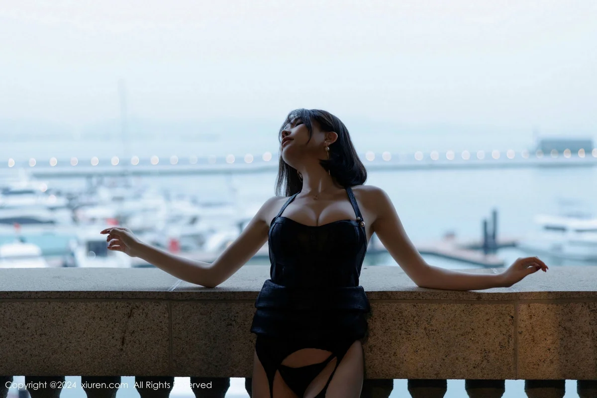 徐莉芝Booty性感黑色情趣内衣配黑丝吊袜秀完美身材绝美写真 第 49 张