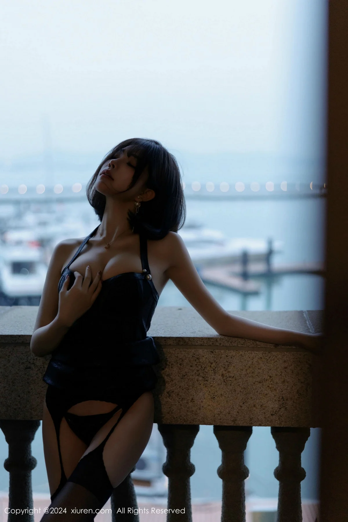 徐莉芝Booty性感黑色情趣内衣配黑丝吊袜秀完美身材绝美写真 第 55 张
