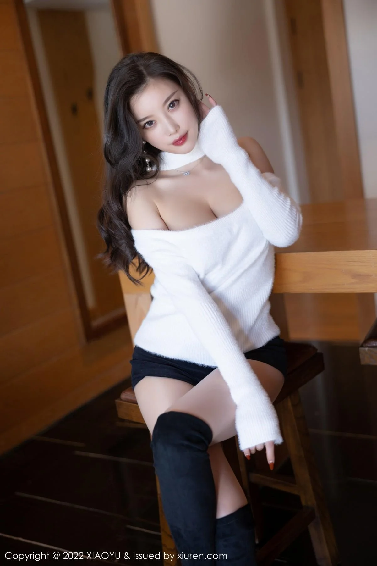 杨晨晨Yome丽江心愿旅拍白色收身上衣配超薄肉丝绝美写真 第 49 张