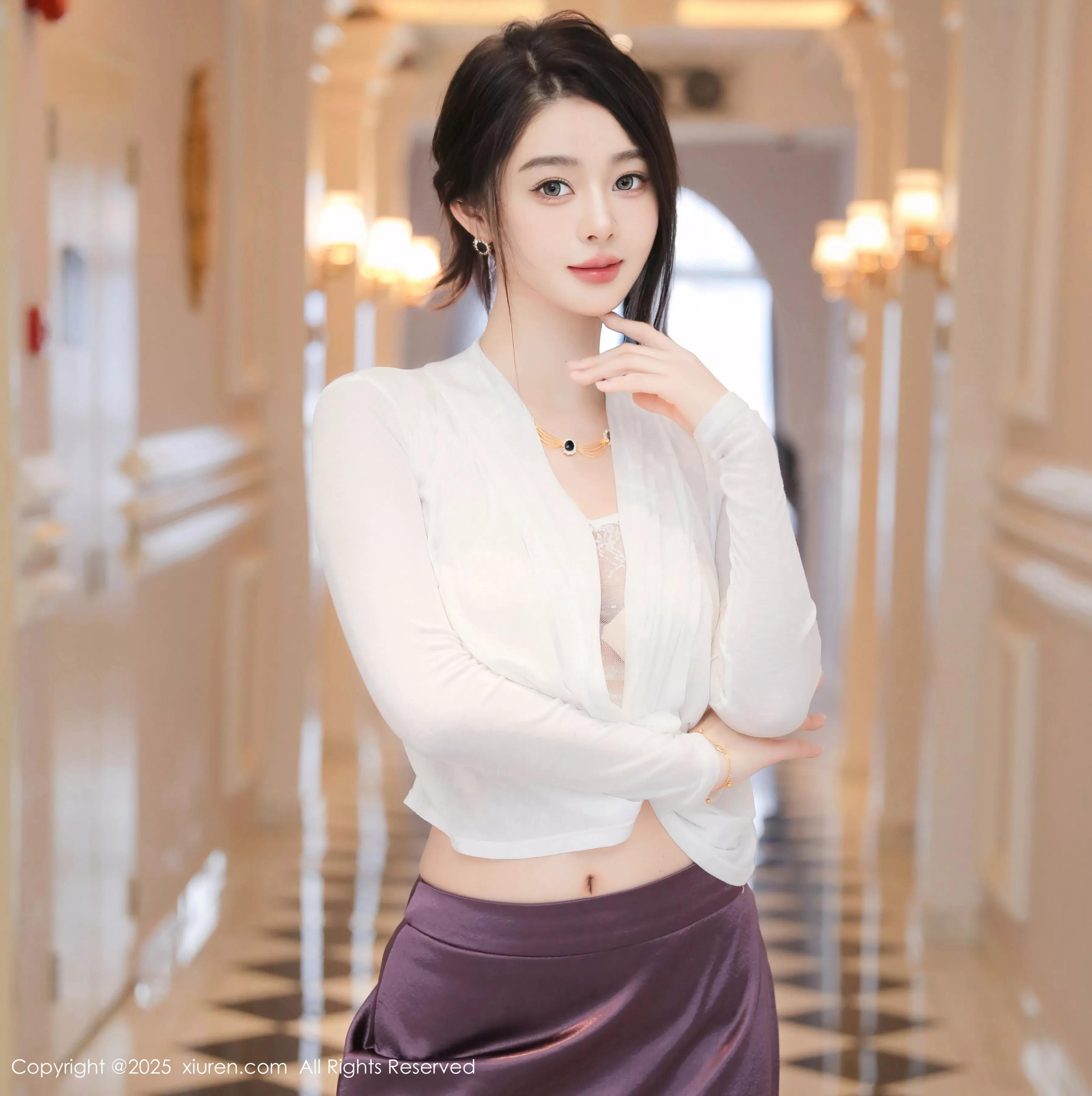 Candy糖糖白上衣配紫色长裙露肉丝吊袜秀丰腴身材绝美写真 第 9 张