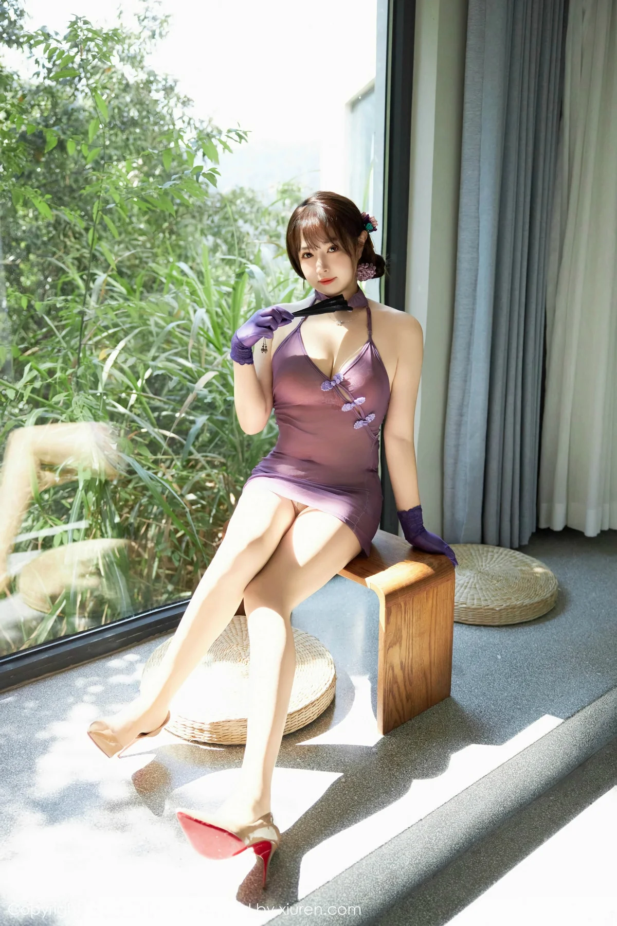 养乐多Doll性感紫色薄透服饰配超薄肉丝秀曼妙身姿绝美写真 第 70 张