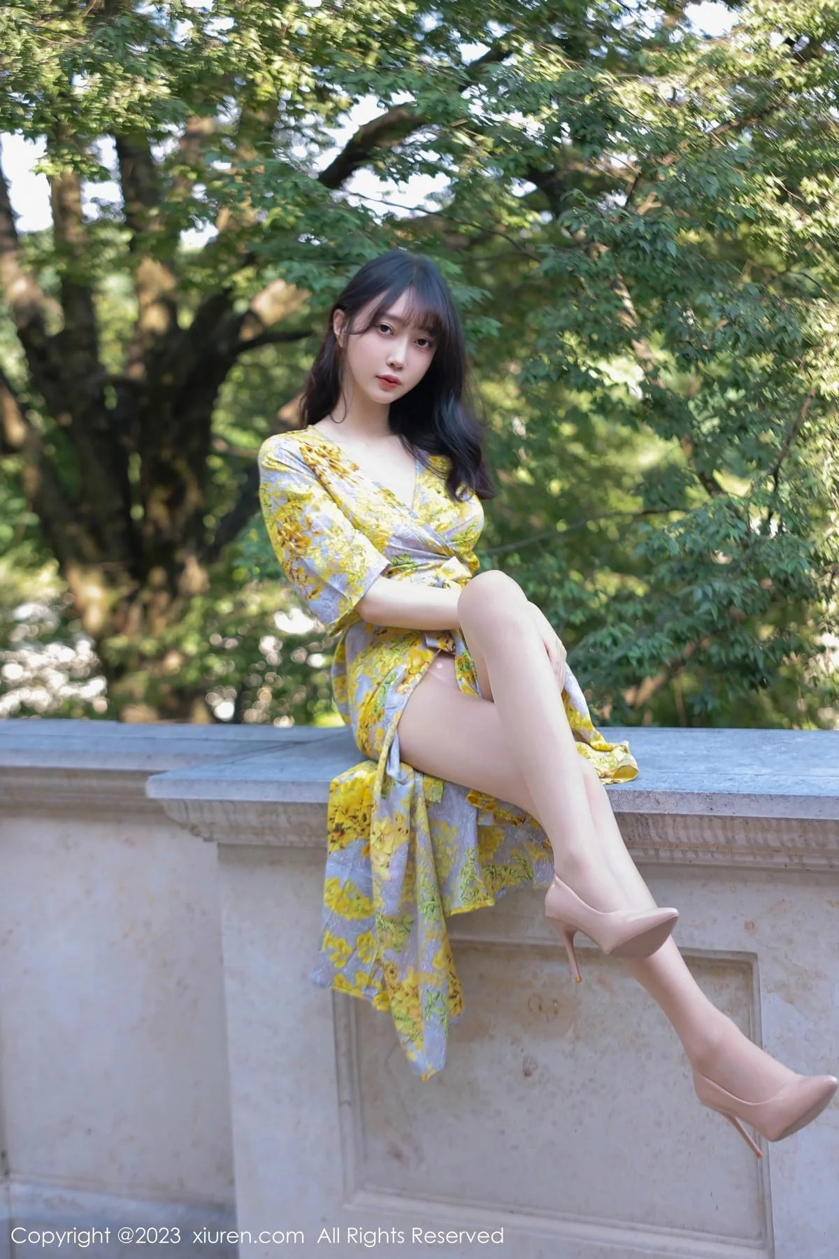 玥儿玥er性感黄色花纹长裙露粉色内衣配开档肉丝绝美写真 第 6 张