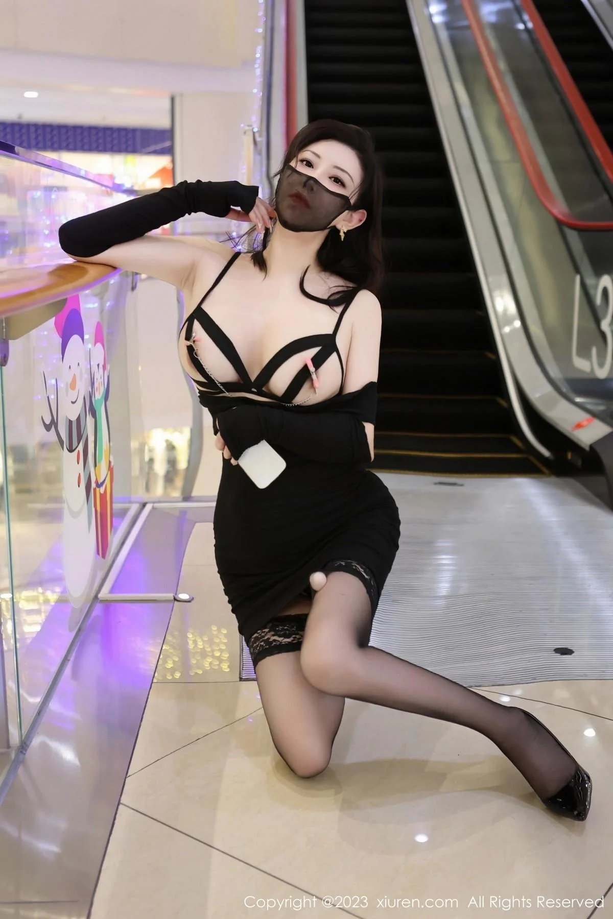 王婉悠Queen性感黑色情趣内衣配蕾丝袜秀惹火身材绝美写真 第 16 张