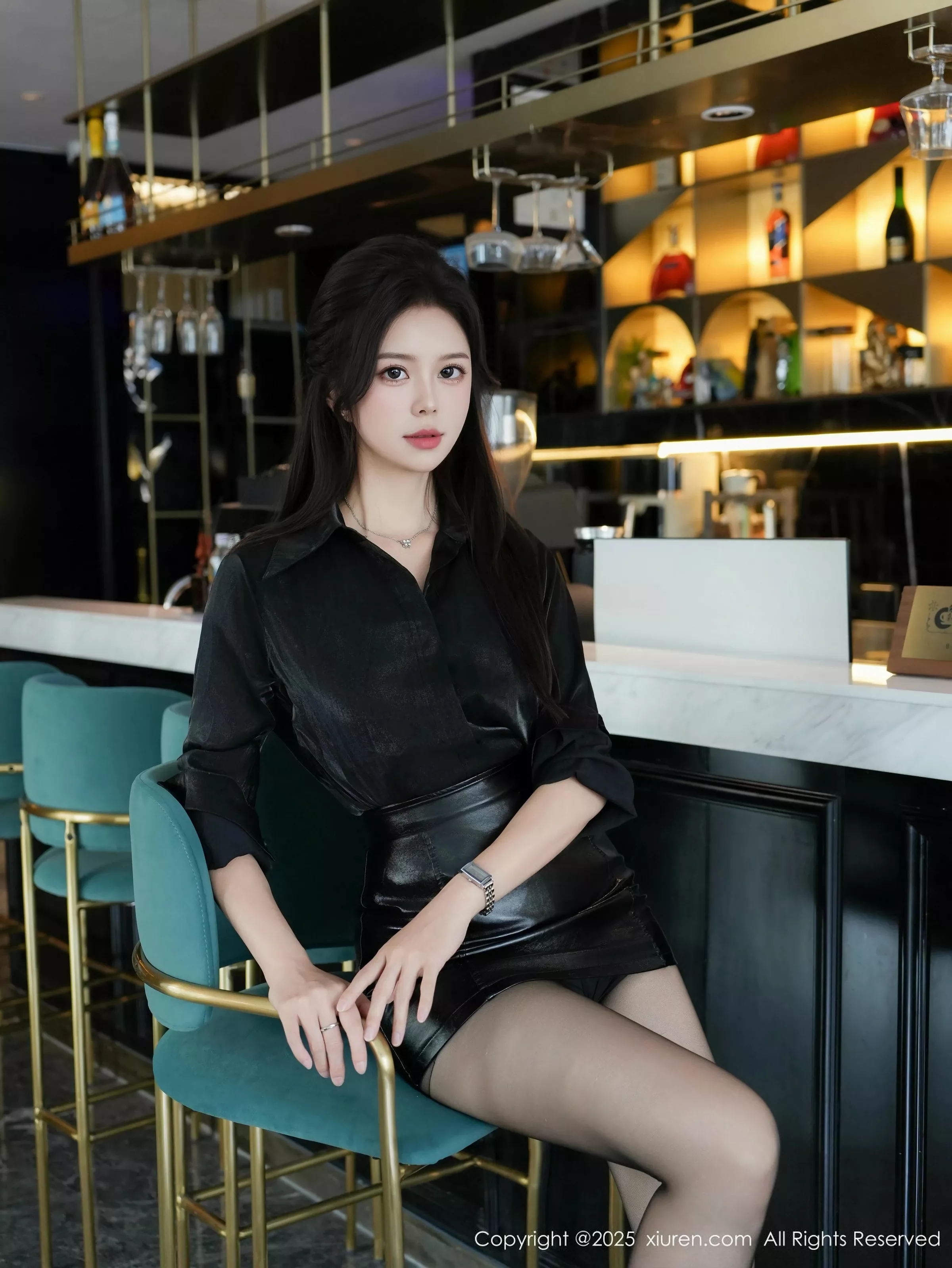玫瑰我爱你职业装露豹纹内衣配超薄黑丝秀凹凸身材绝美写真 第 34 张