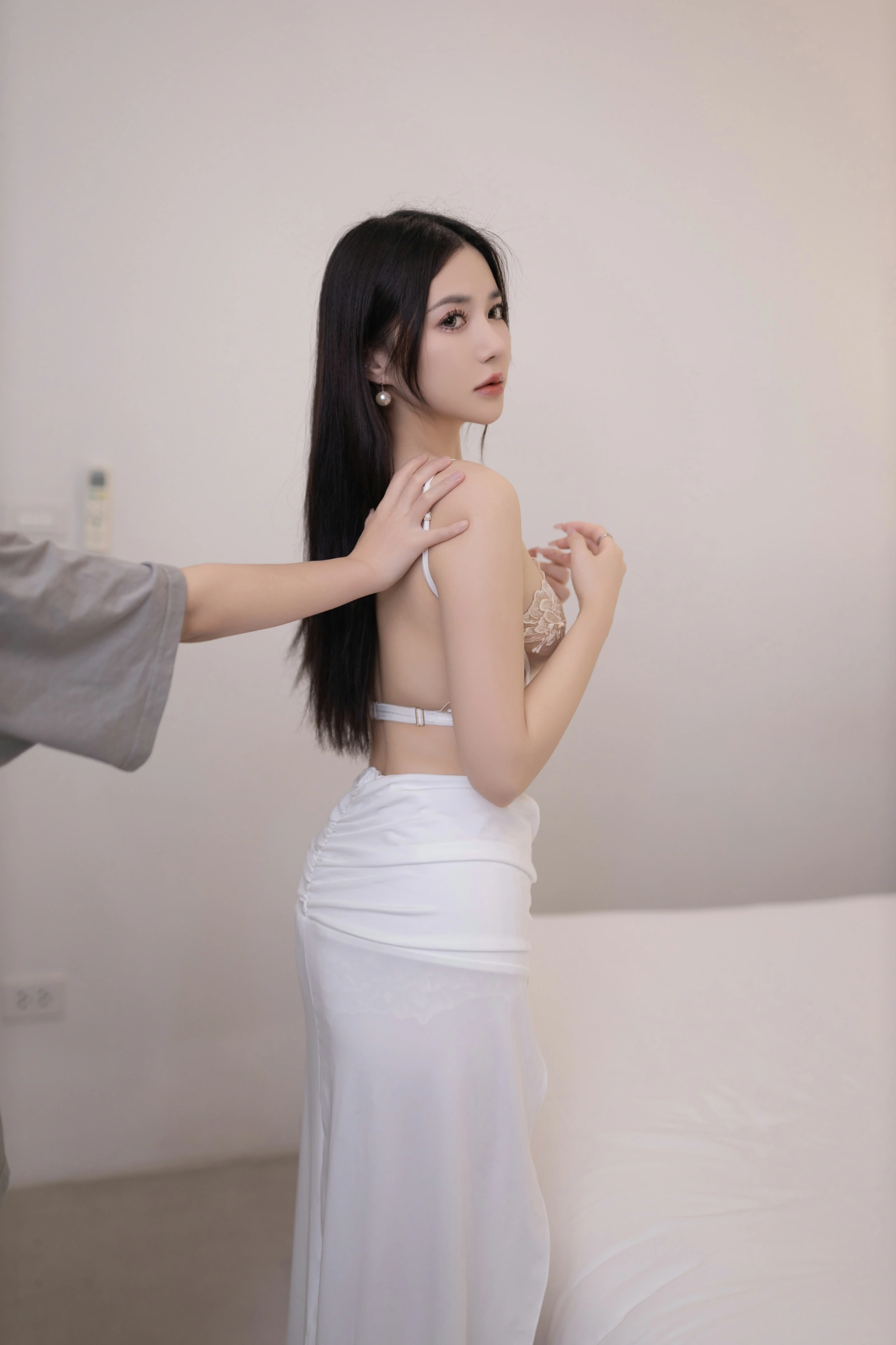 [秀人付费] 鱼子酱 诱人私拍福利 危险边缘 第 19 张