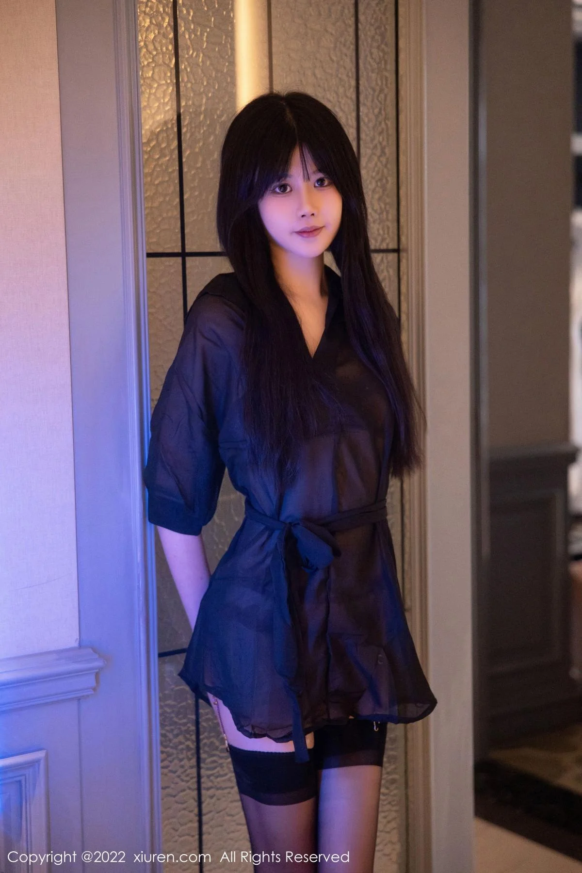 77qiqi私房脱黑衬衣露性感淡红轻透内衣秀完美身材绝美写真 第 1 张