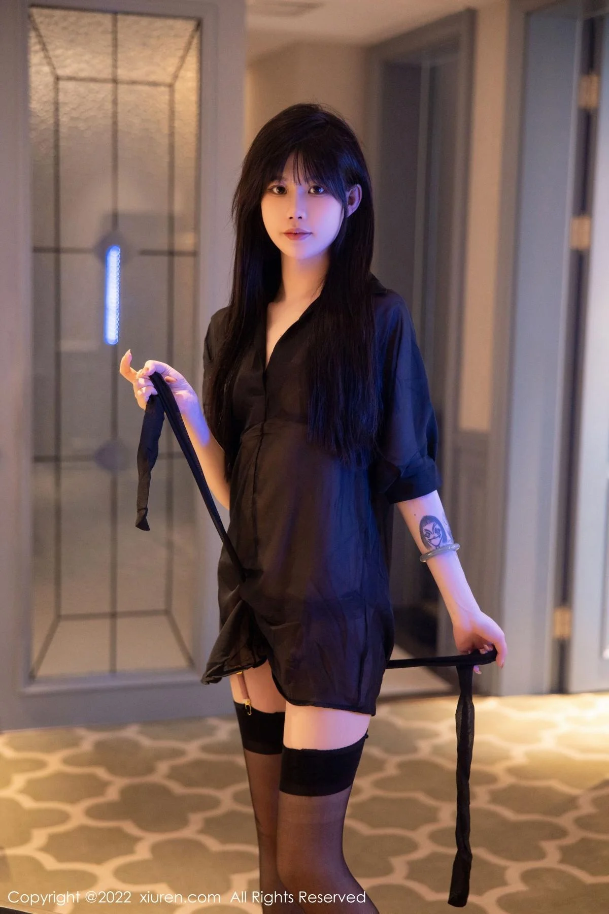 77qiqi私房脱黑衬衣露性感淡红轻透内衣秀完美身材绝美写真 第 13 张