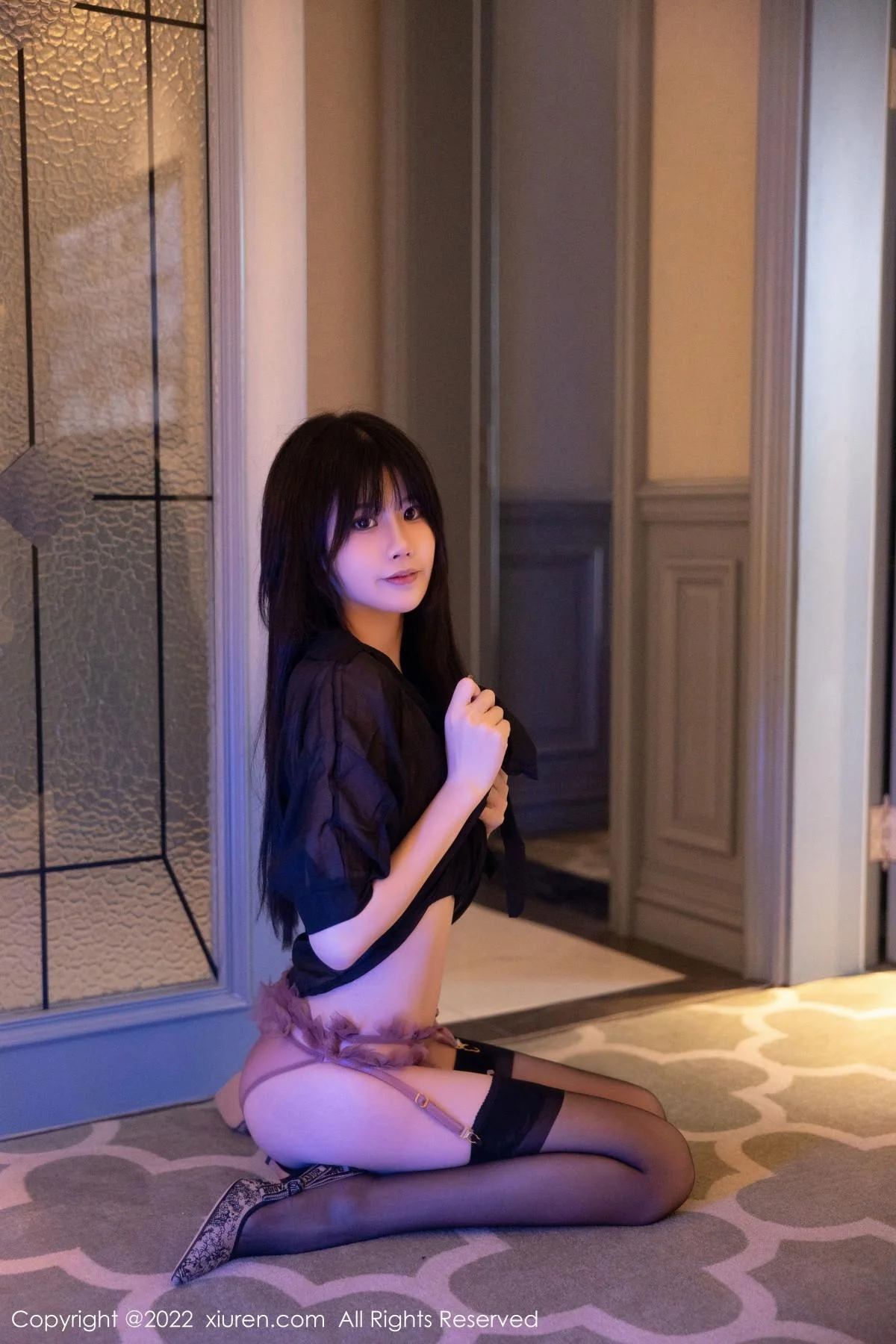 77qiqi私房脱黑衬衣露性感淡红轻透内衣秀完美身材绝美写真 第 6 张