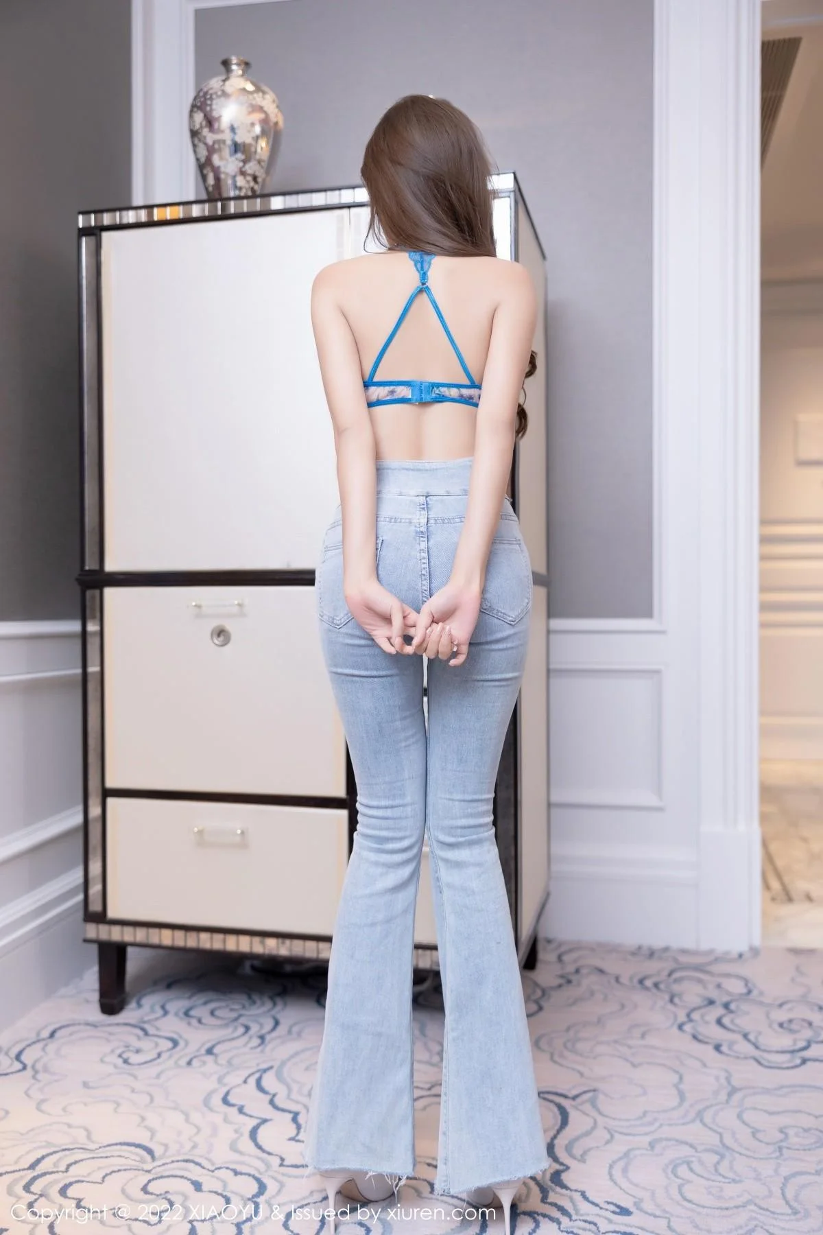 王馨瑶yanni私房性感蓝色蕾丝内衣配白丝吊袜极致绝美写真 第 66 张