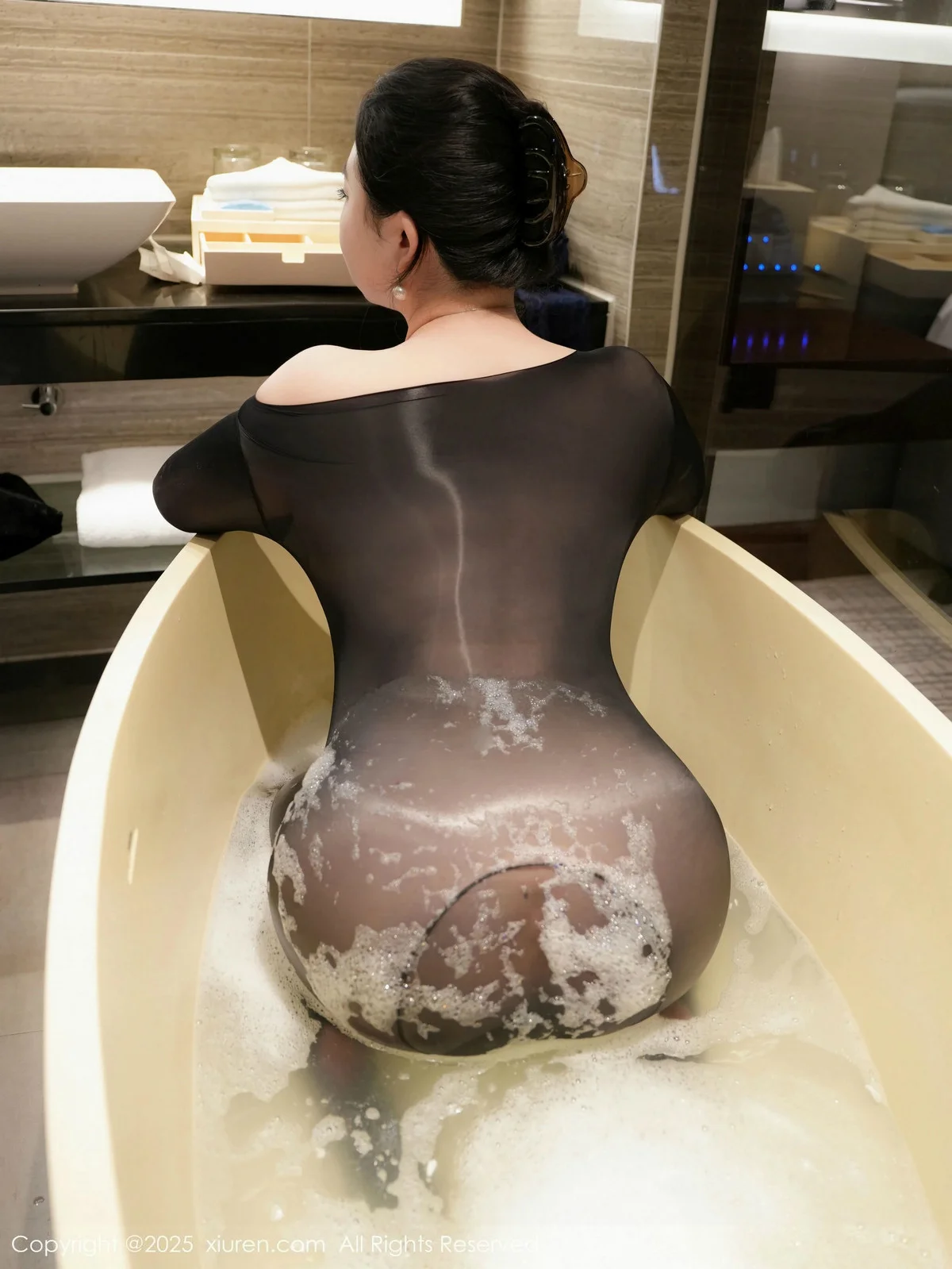 风景尤美深蓝色服饰露超薄连体黑丝秀丰腴身材撩人绝美写真 第 77 张