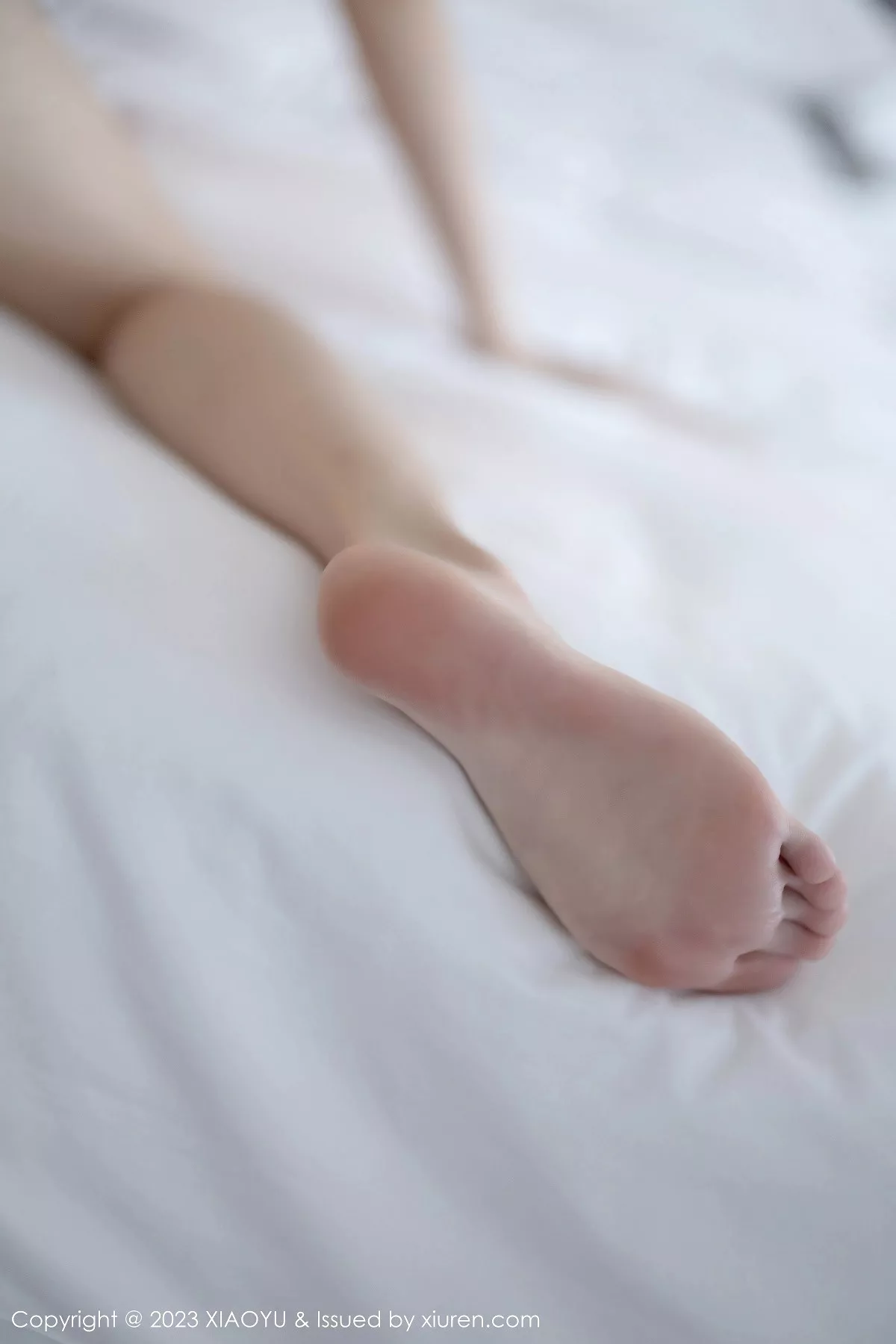 章芃芃性感白色连衣短裙露链式情趣内衣秀火辣身材绝美写真 第 176 张