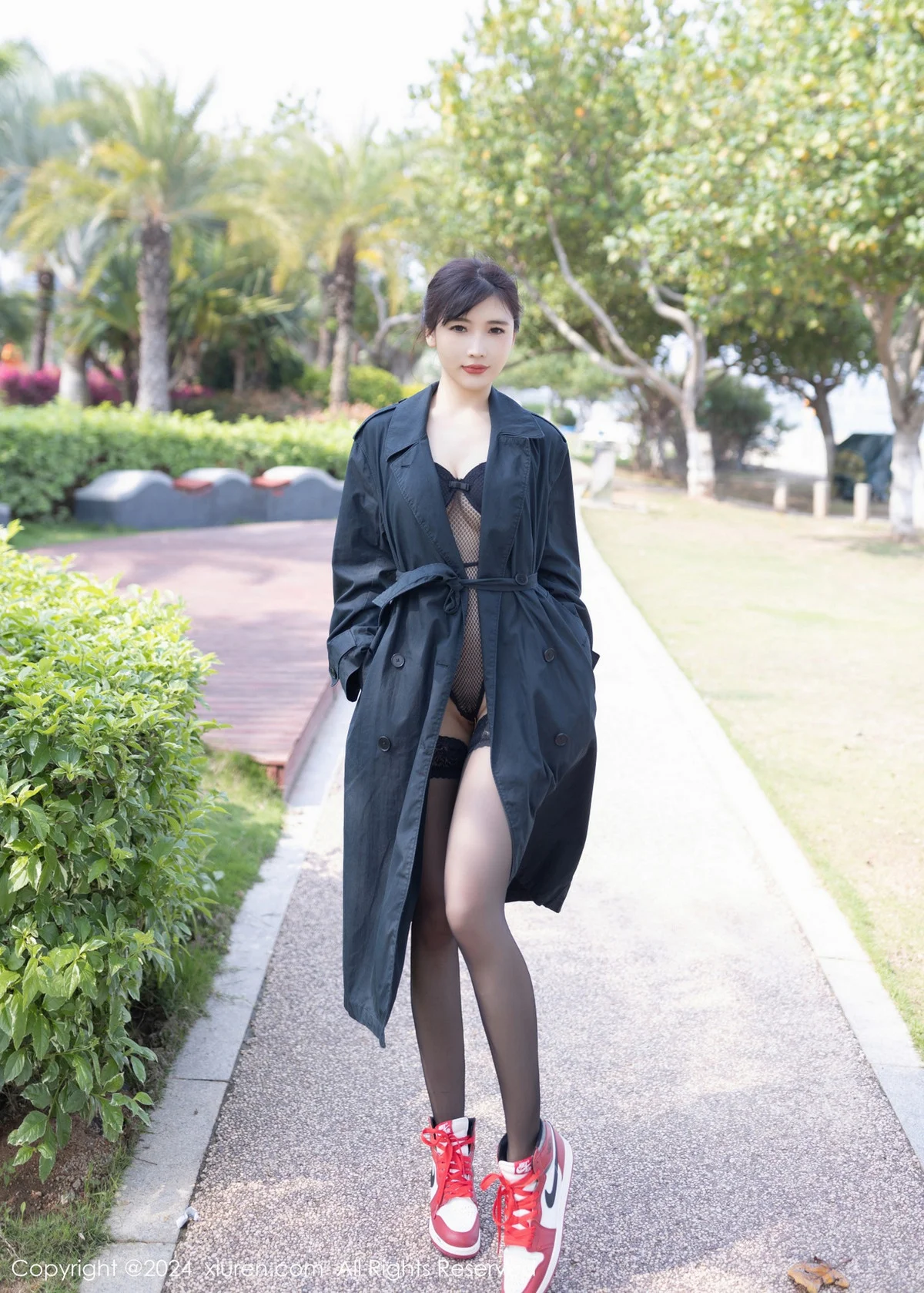 陆萱萱性感黑色蕾丝情趣服饰配黑丝袜秀柔美身姿绝美写真 第 109 张