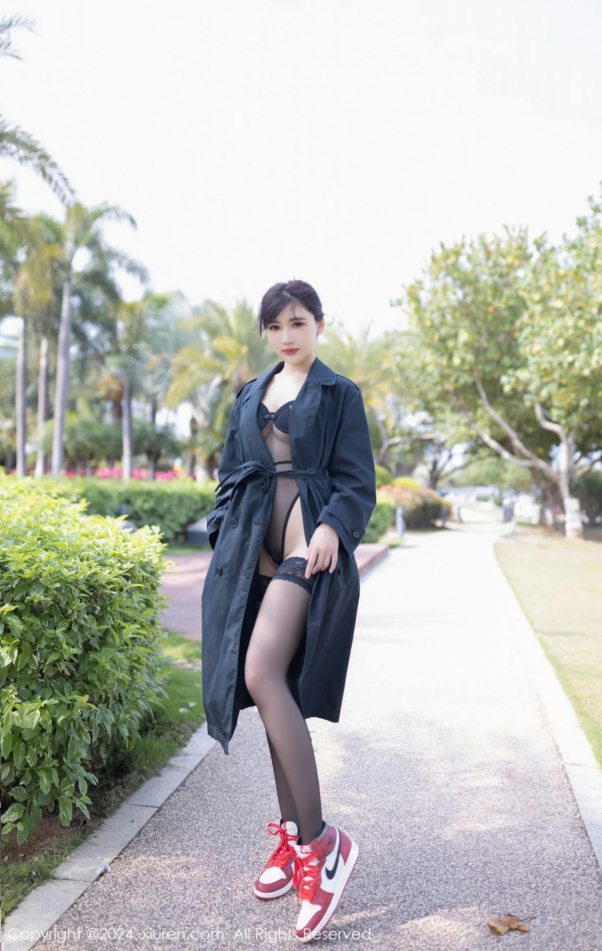 陆萱萱性感黑色蕾丝情趣服饰配黑丝袜秀柔美身姿绝美写真 第 112 张