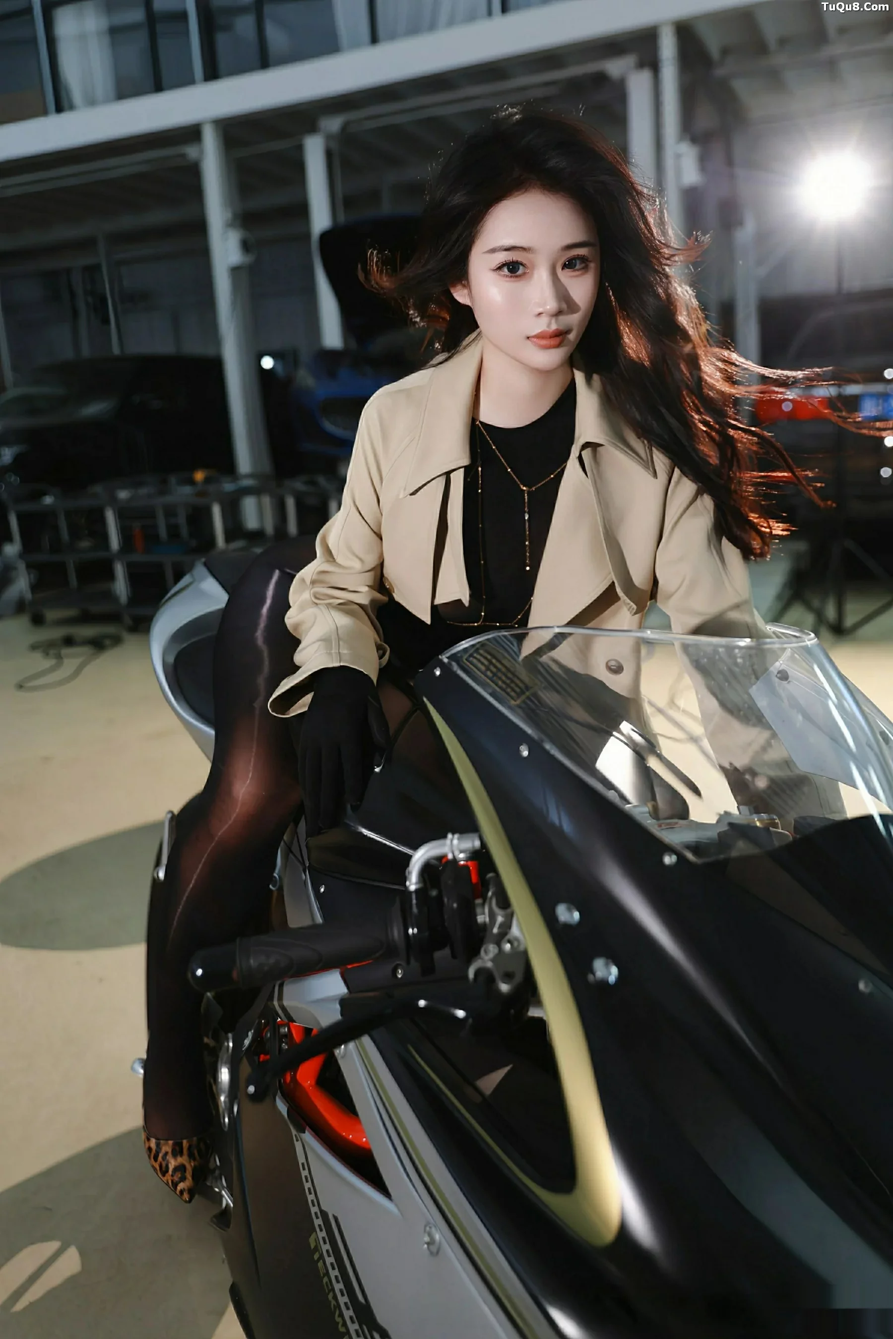 南乔性感杏色风衣露薄透连体黑丝秀完美身材惹火绝美写真 第 46 张