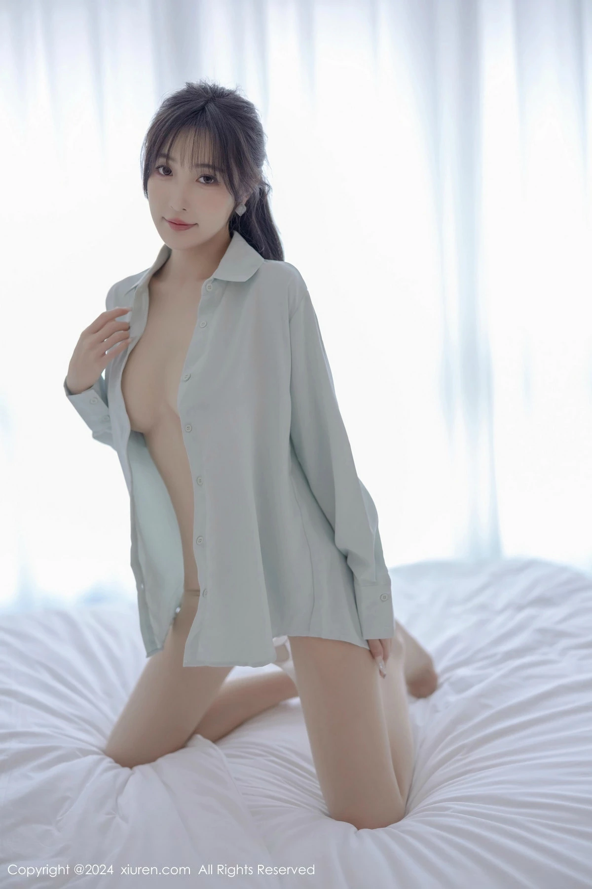 林星阑性感浅绿衬衫配白短裙露超薄肉丝秀曼妙身姿绝美写真 第 137 张