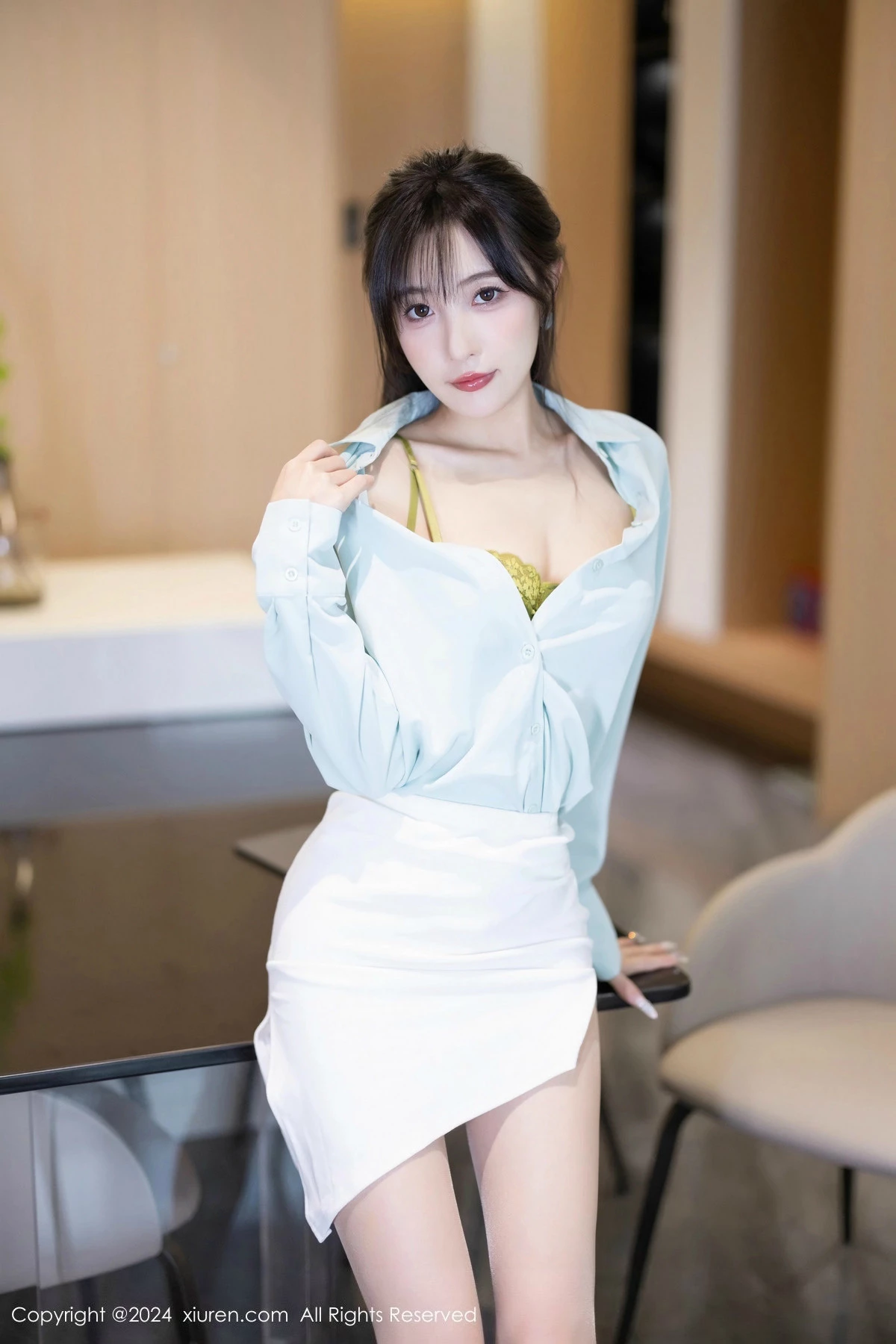 林星阑性感浅绿衬衫配白短裙露超薄肉丝秀曼妙身姿绝美写真 第 31 张